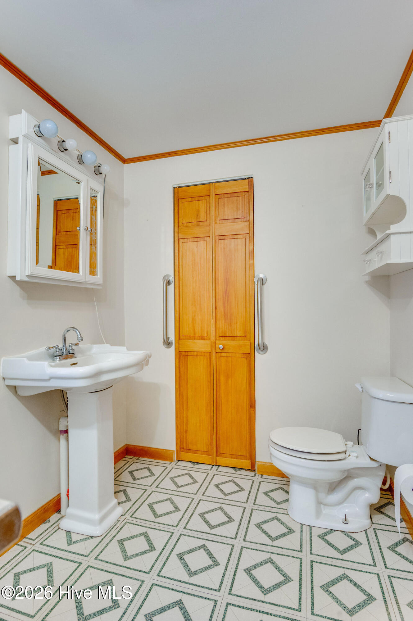 100561889 | Photo 32