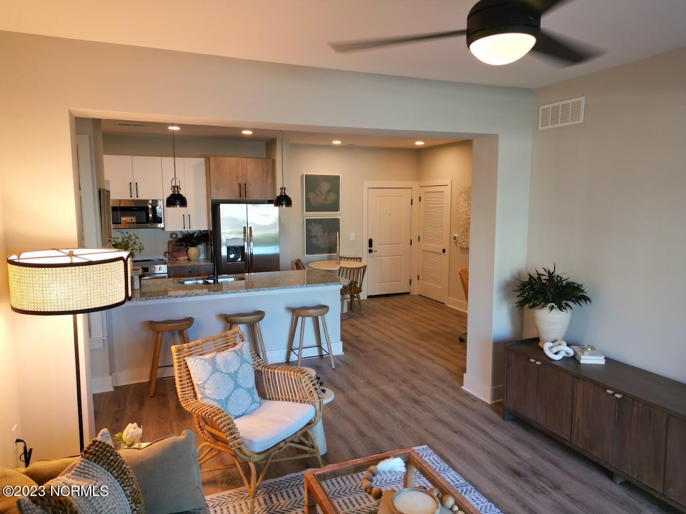 100546053 | Photo 16