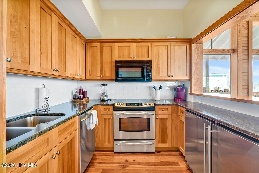 100564545 | Photo 114