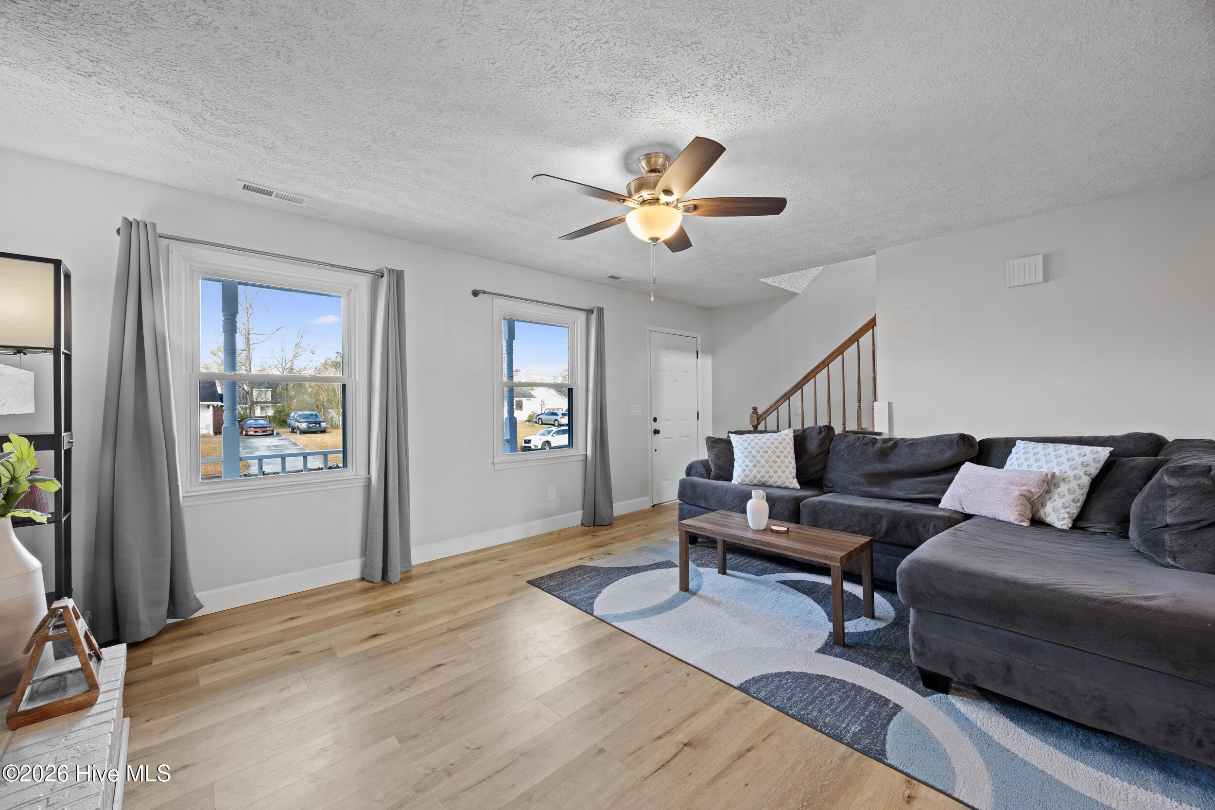 100547989 | Photo 10