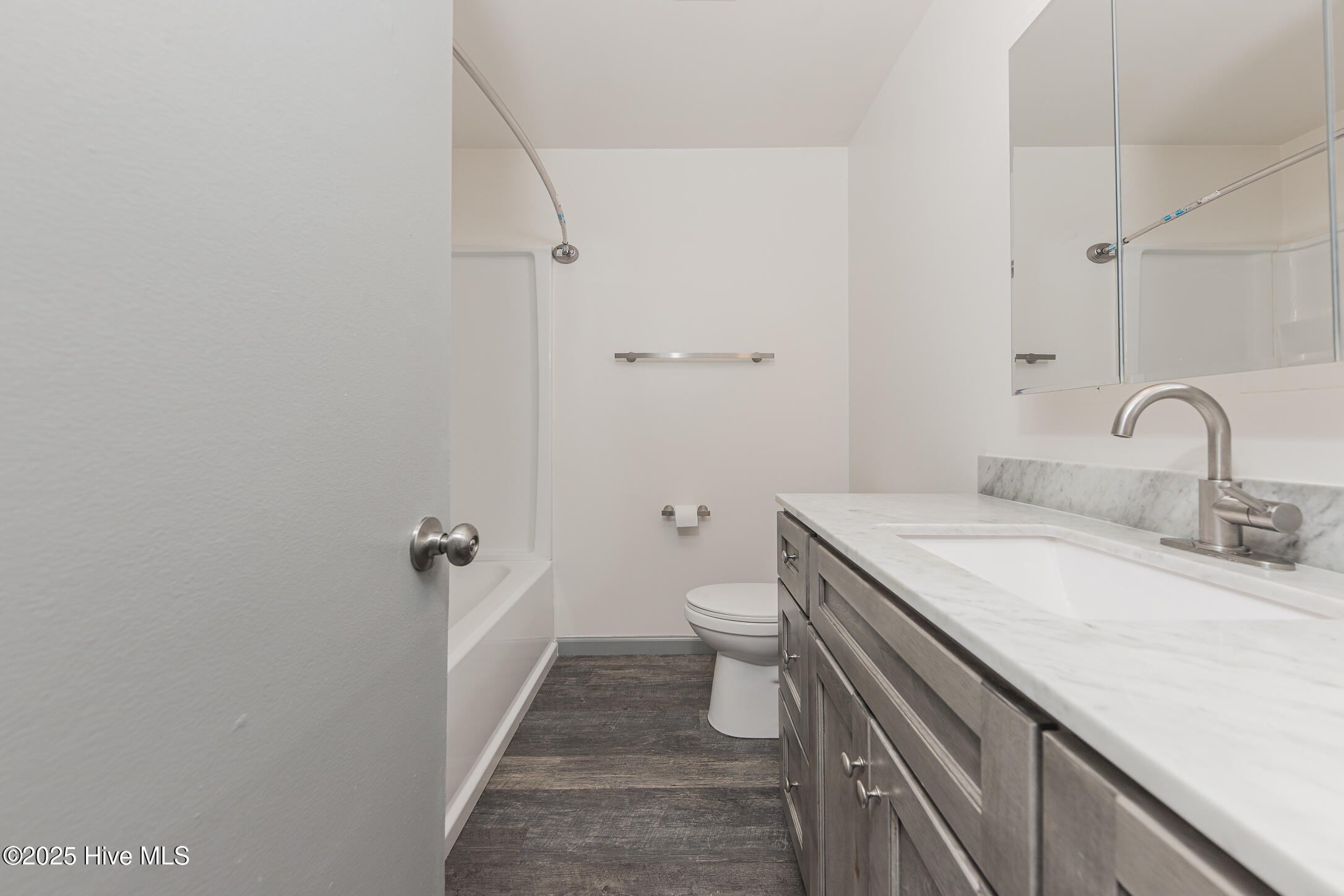 100546793 | Photo 25