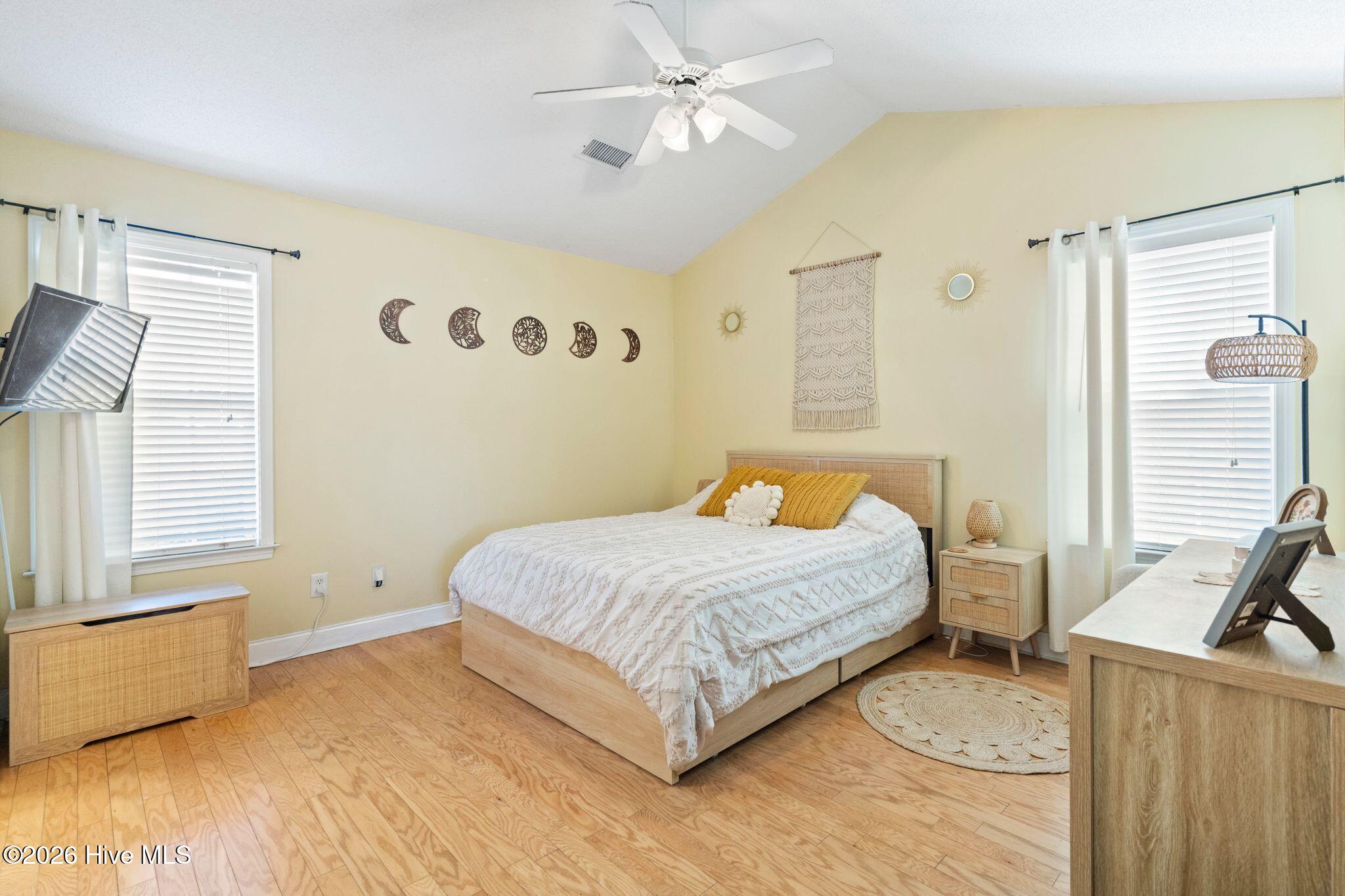 100554747 | Photo 53