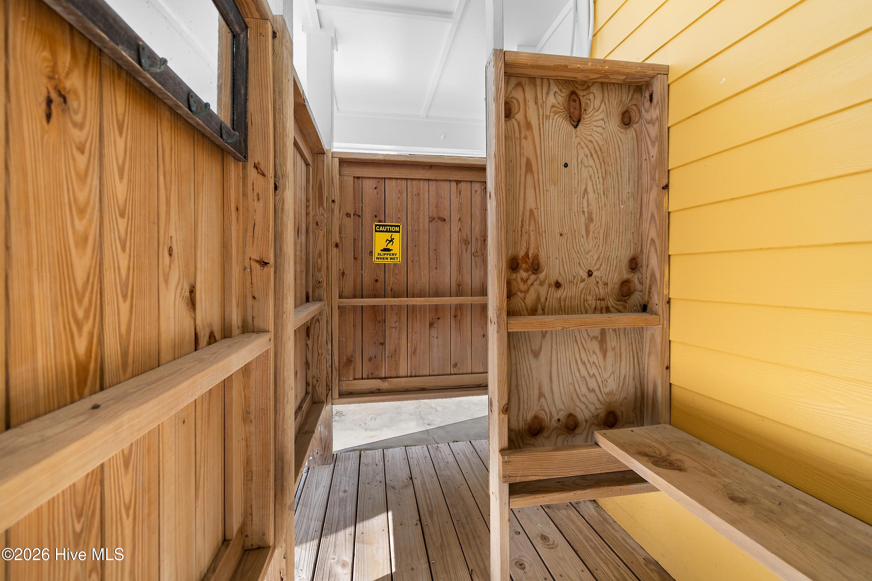 100551150 | Photo 47