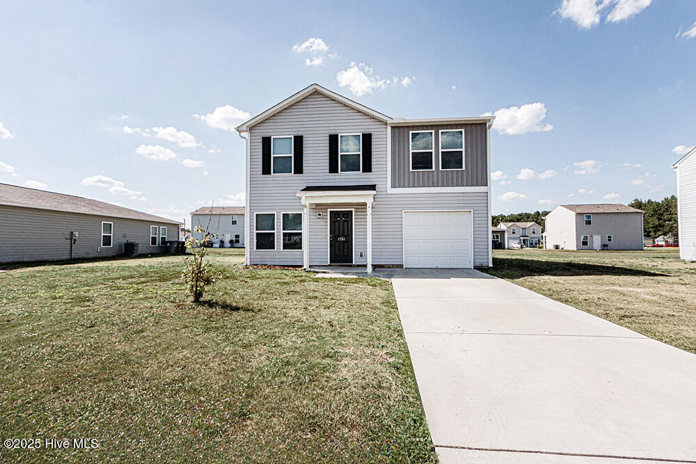 3 BR / 2.5 BA + Flex Space!