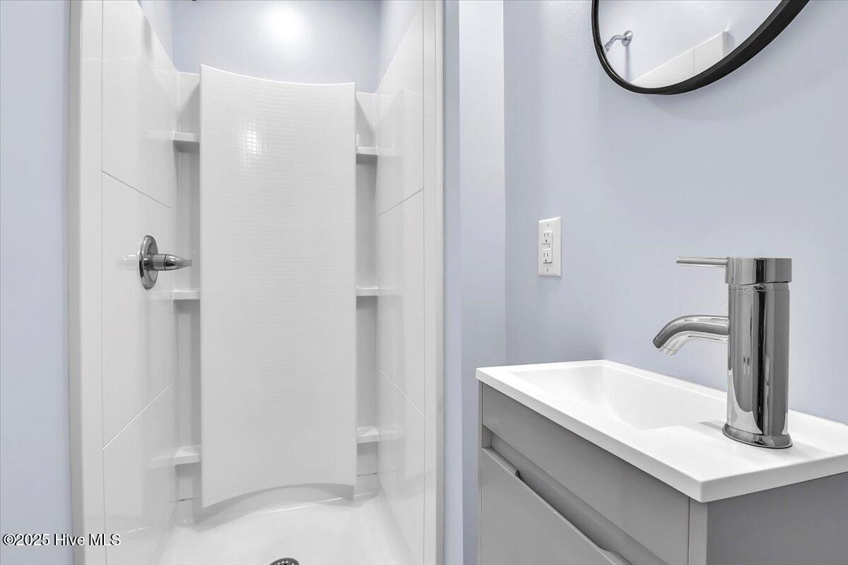 100525423 | Photo 29