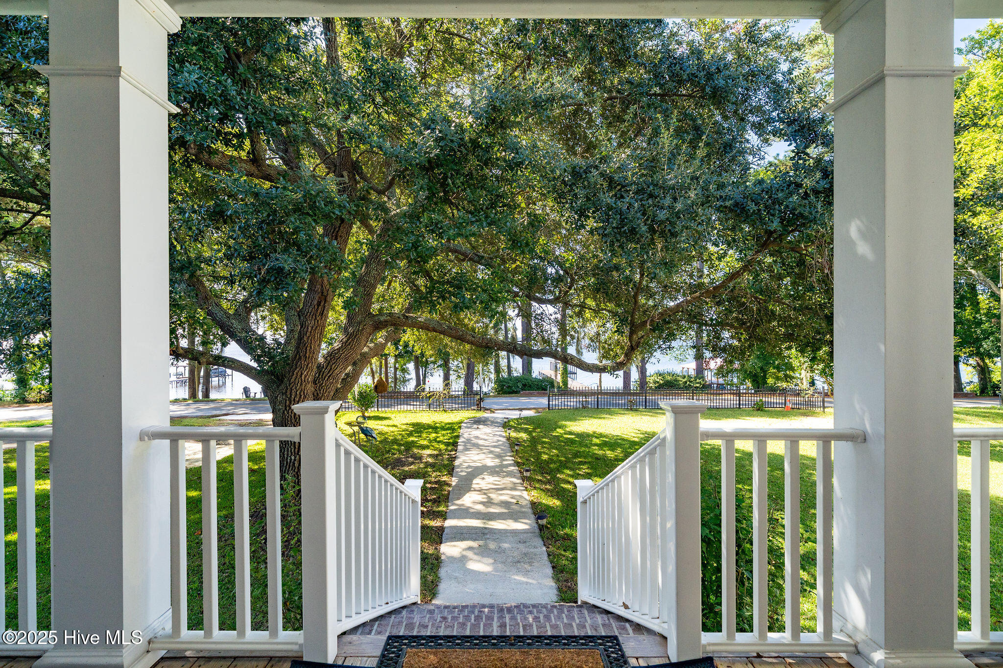 Homes for sale in Lake Waccamaw, NC | 212 Lakeshore Dr, Lake Waccamaw, NC 28450 | MLS# 100534572