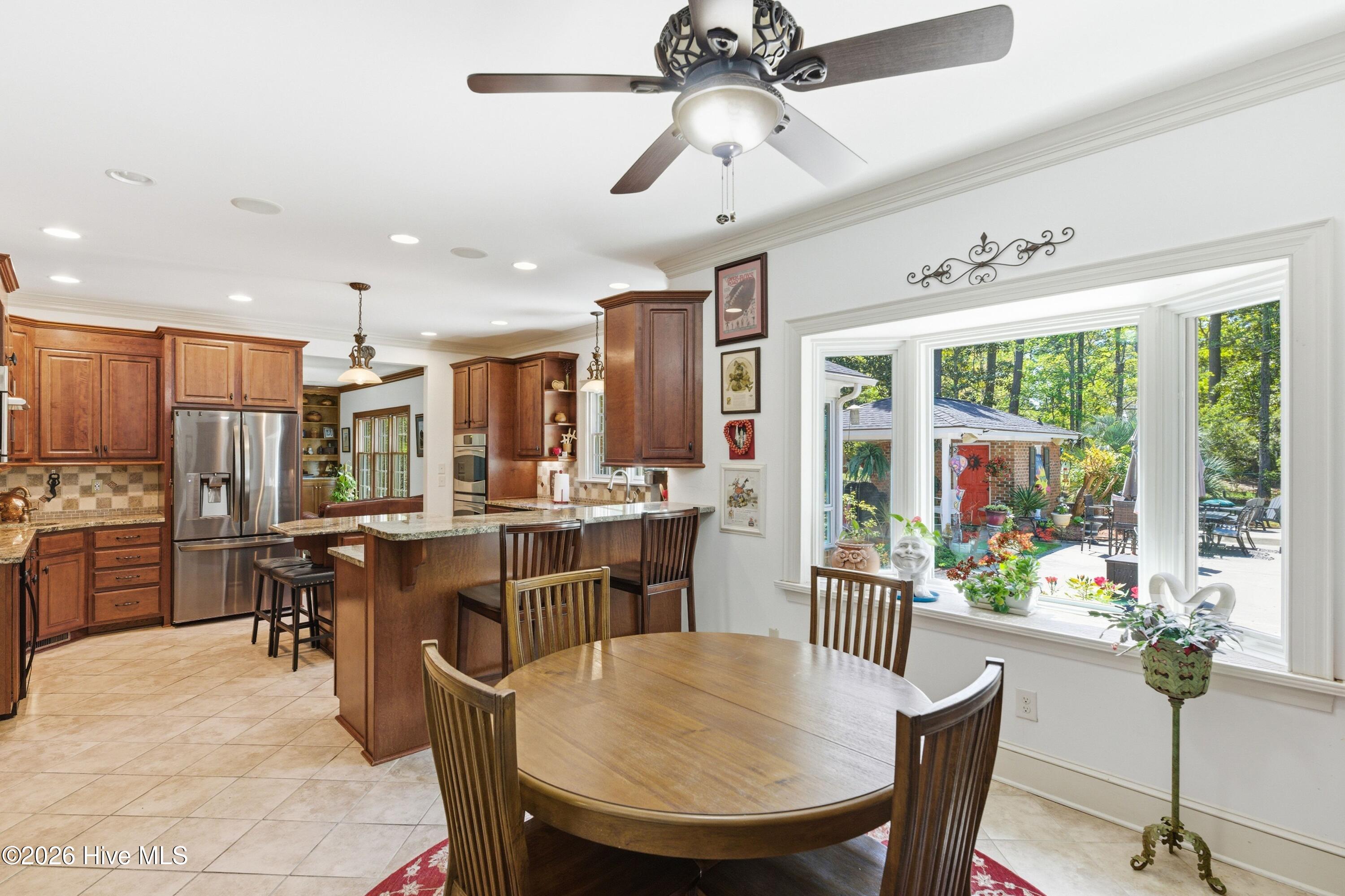 100566267 | Photo 15