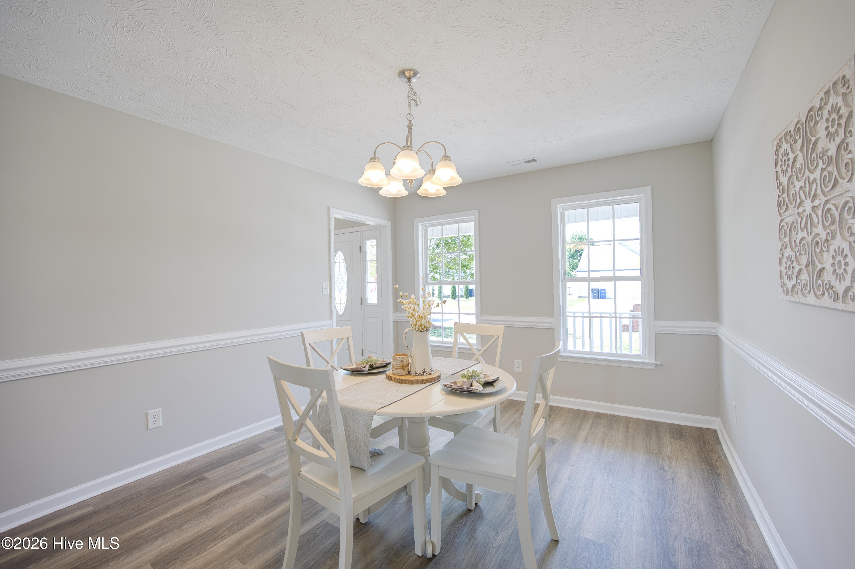 100570249 | Photo 12