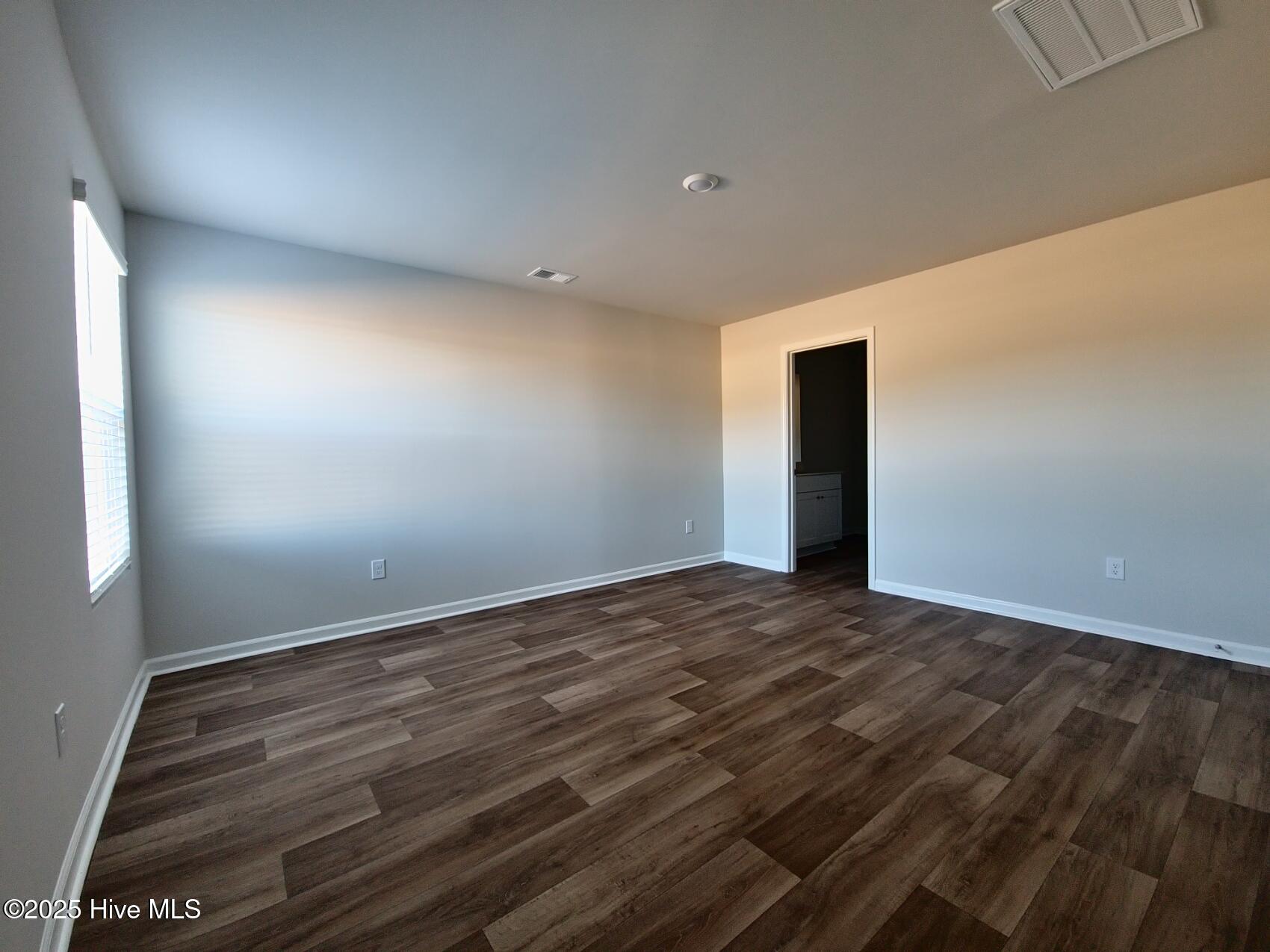 100544307 | Photo 12