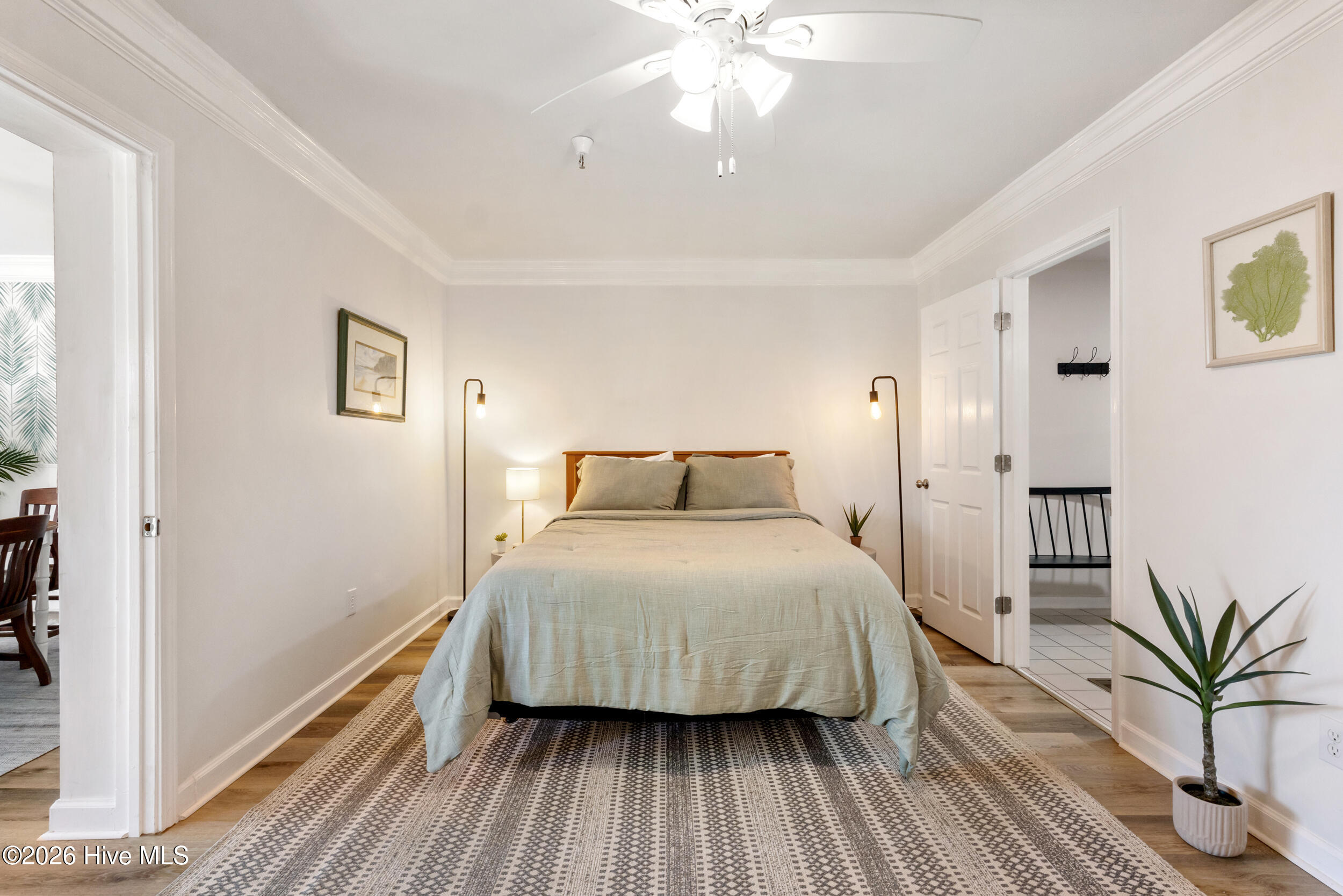 100565367 | Photo 18