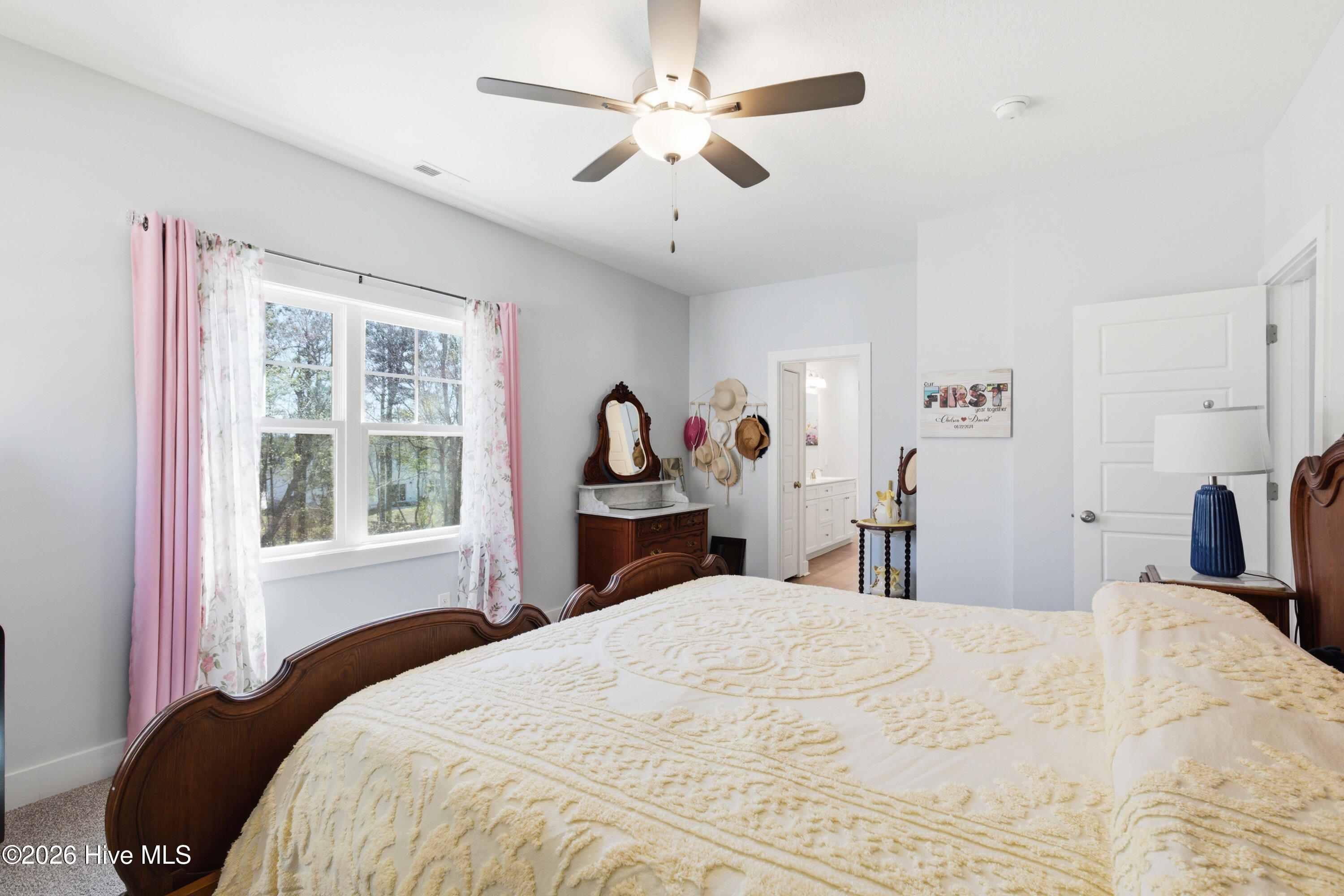 100563821 | Photo 27