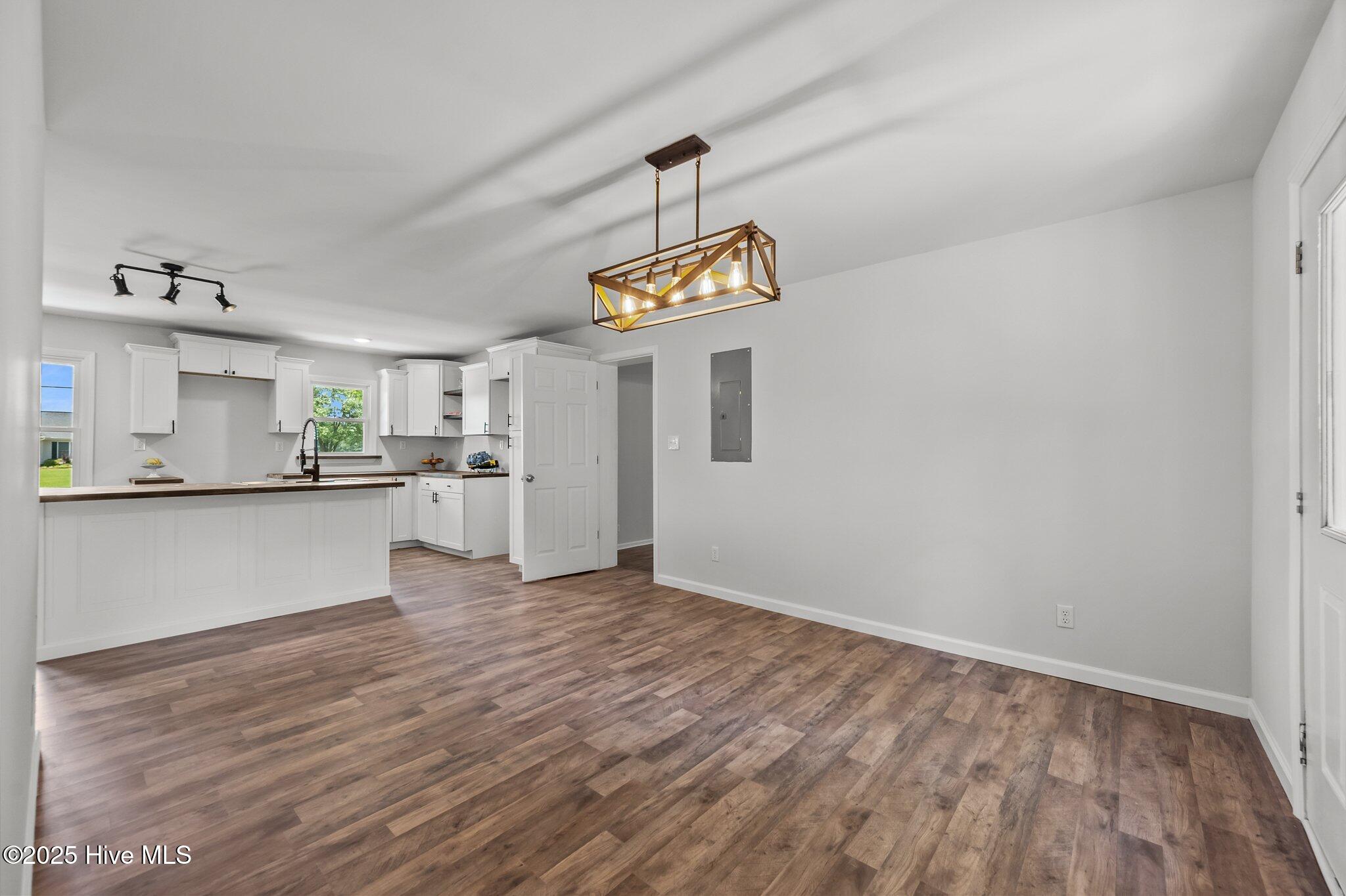 100544808 | Photo 16