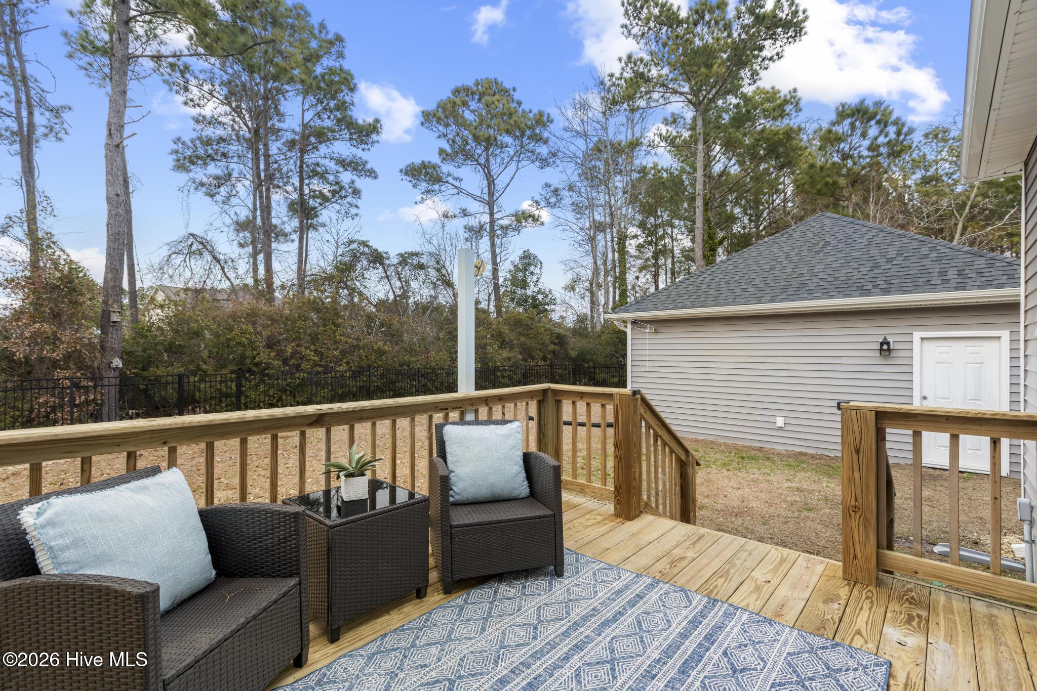 100552485 | Photo 32