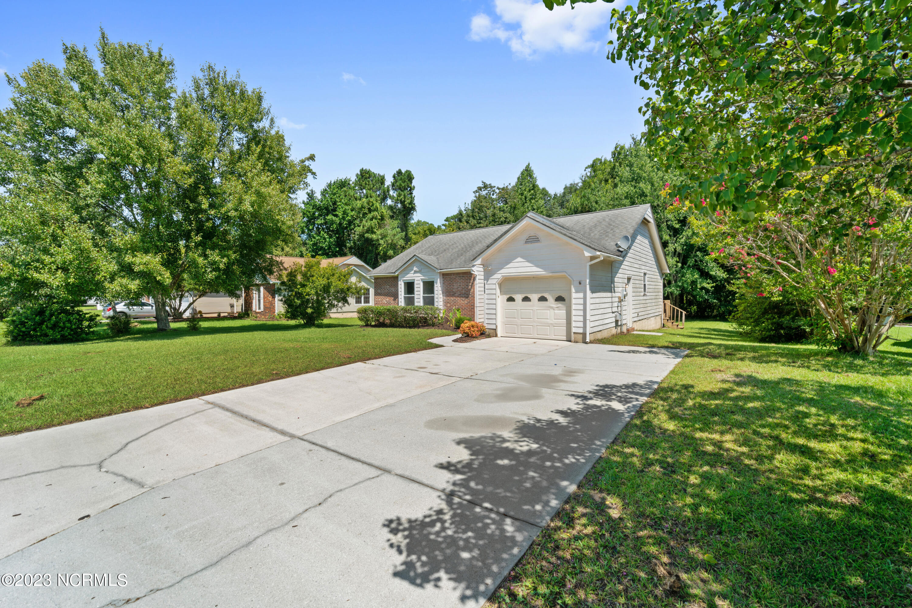 2666 Idlebrook Circle,Midway Park