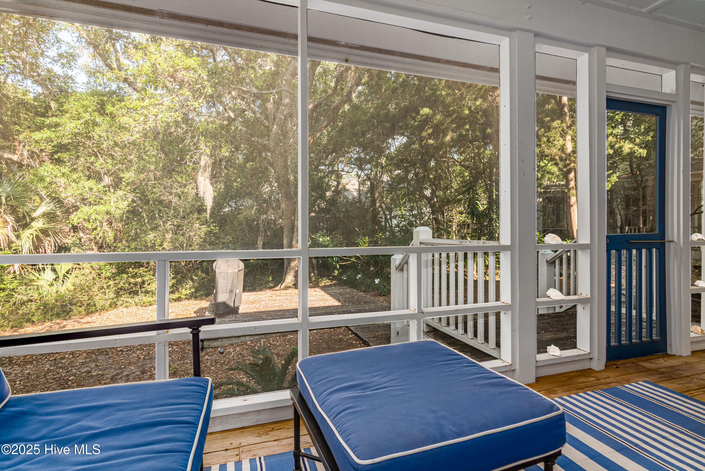 100510045 | Photo 33