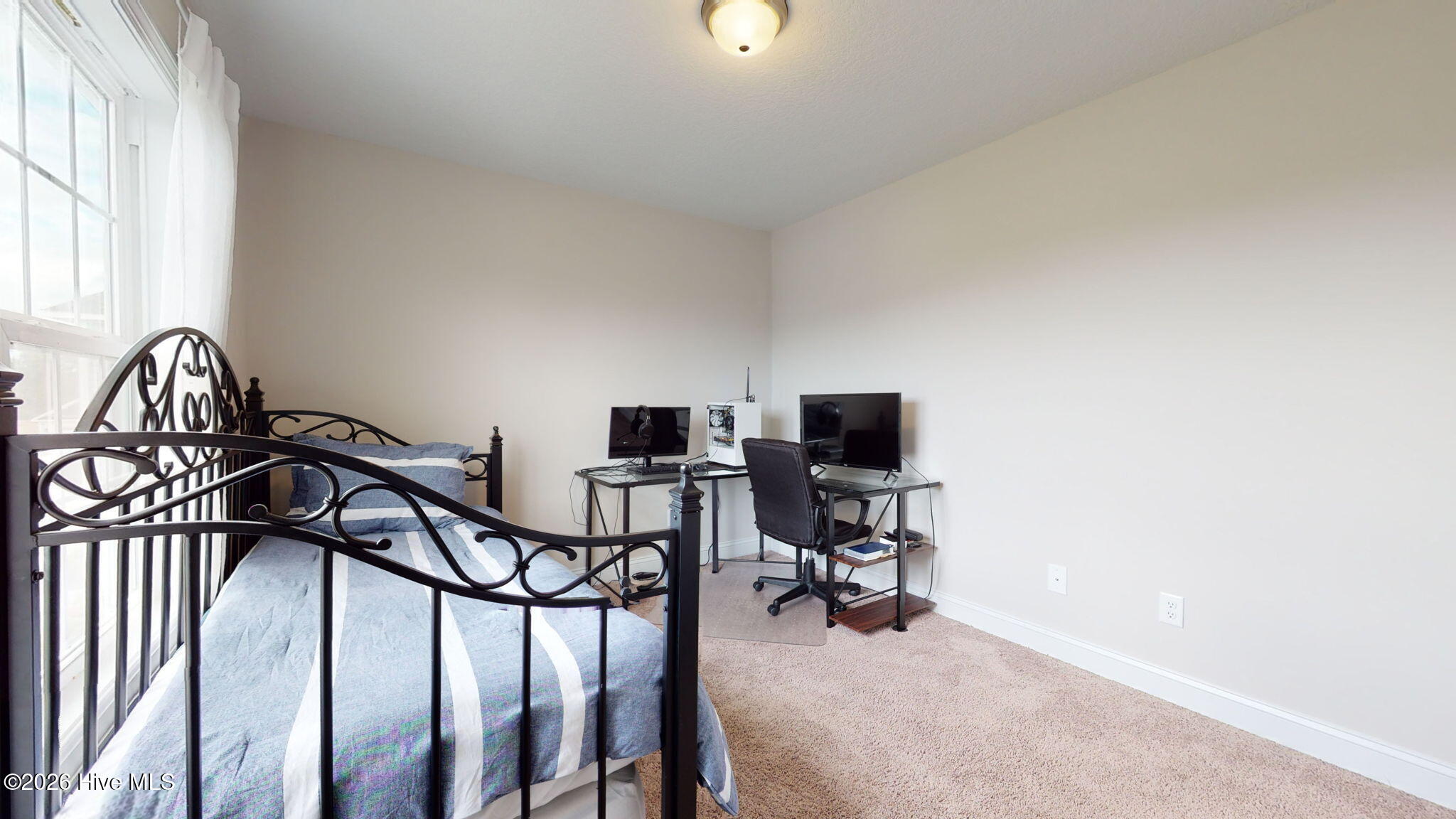 100558760 | Photo 34