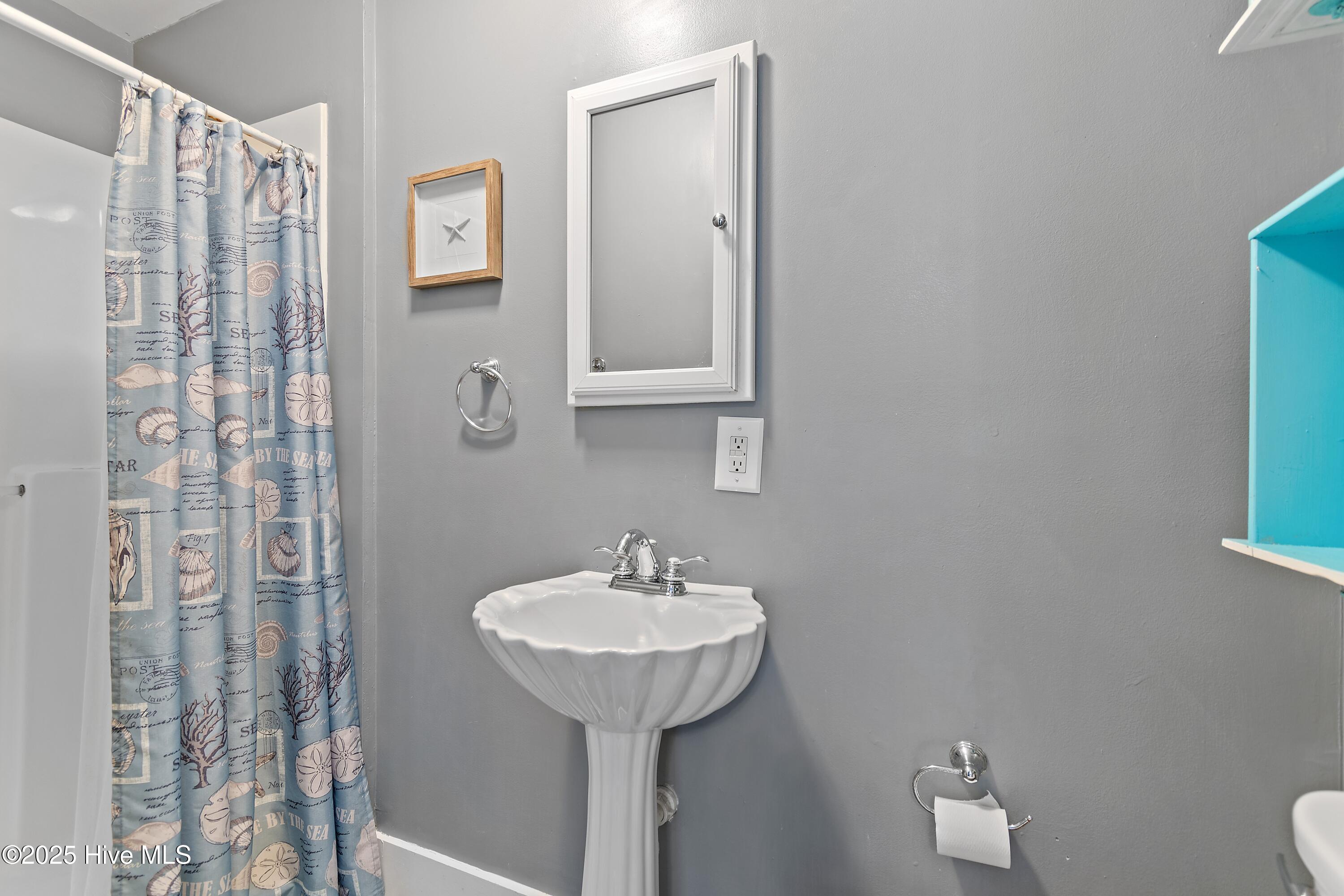 100544139 | Photo 41