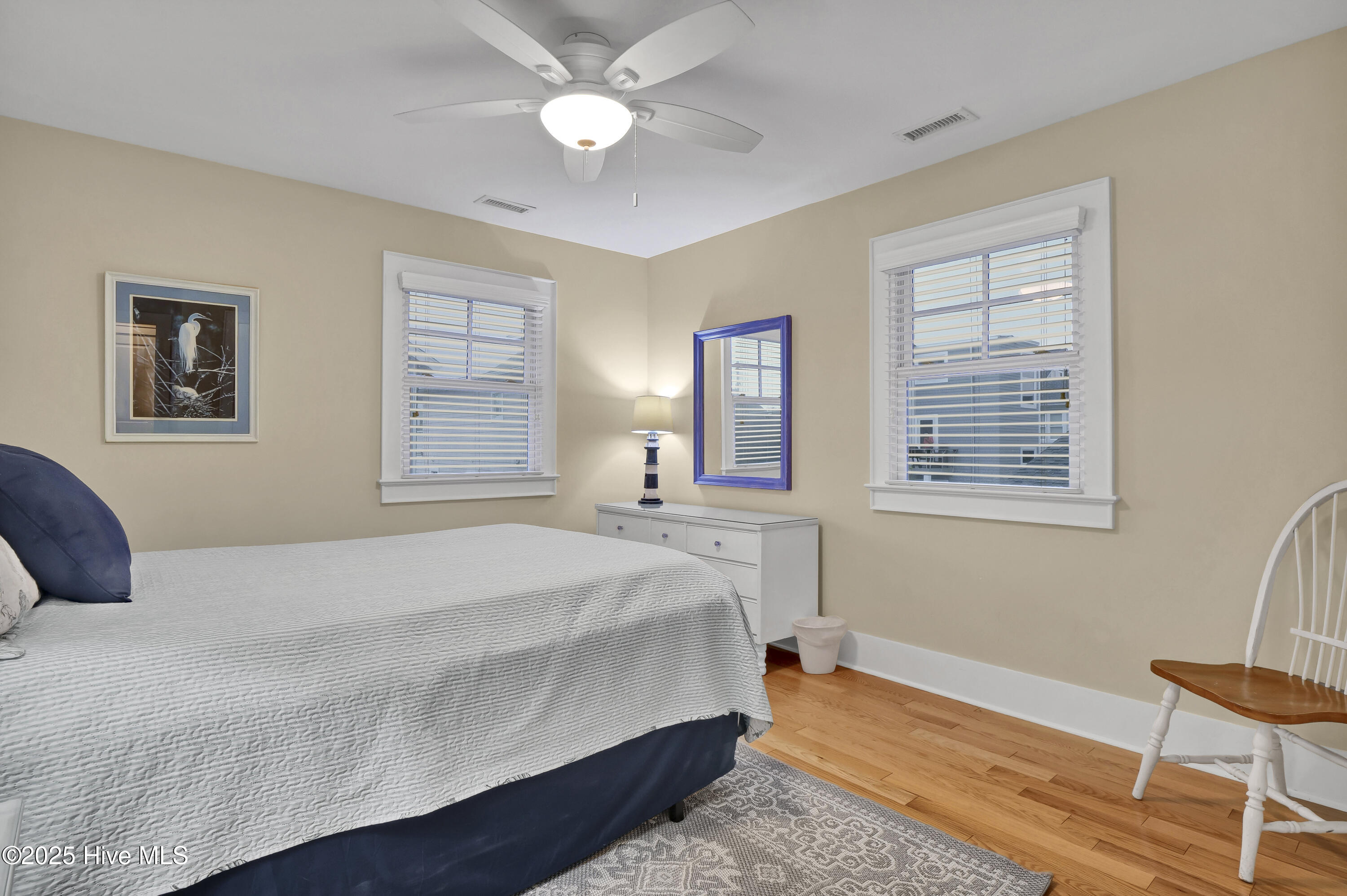 100525301 | Photo 35