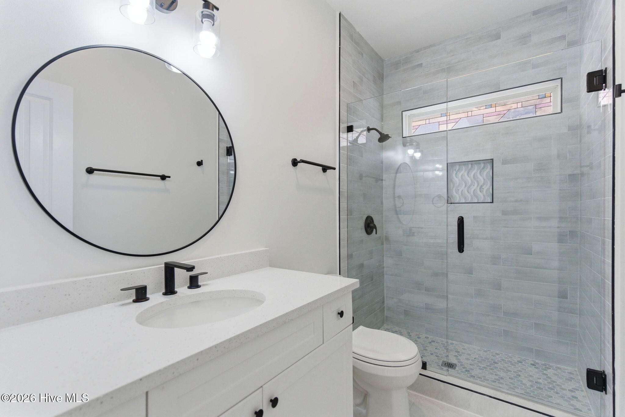 100570337 | Photo 49