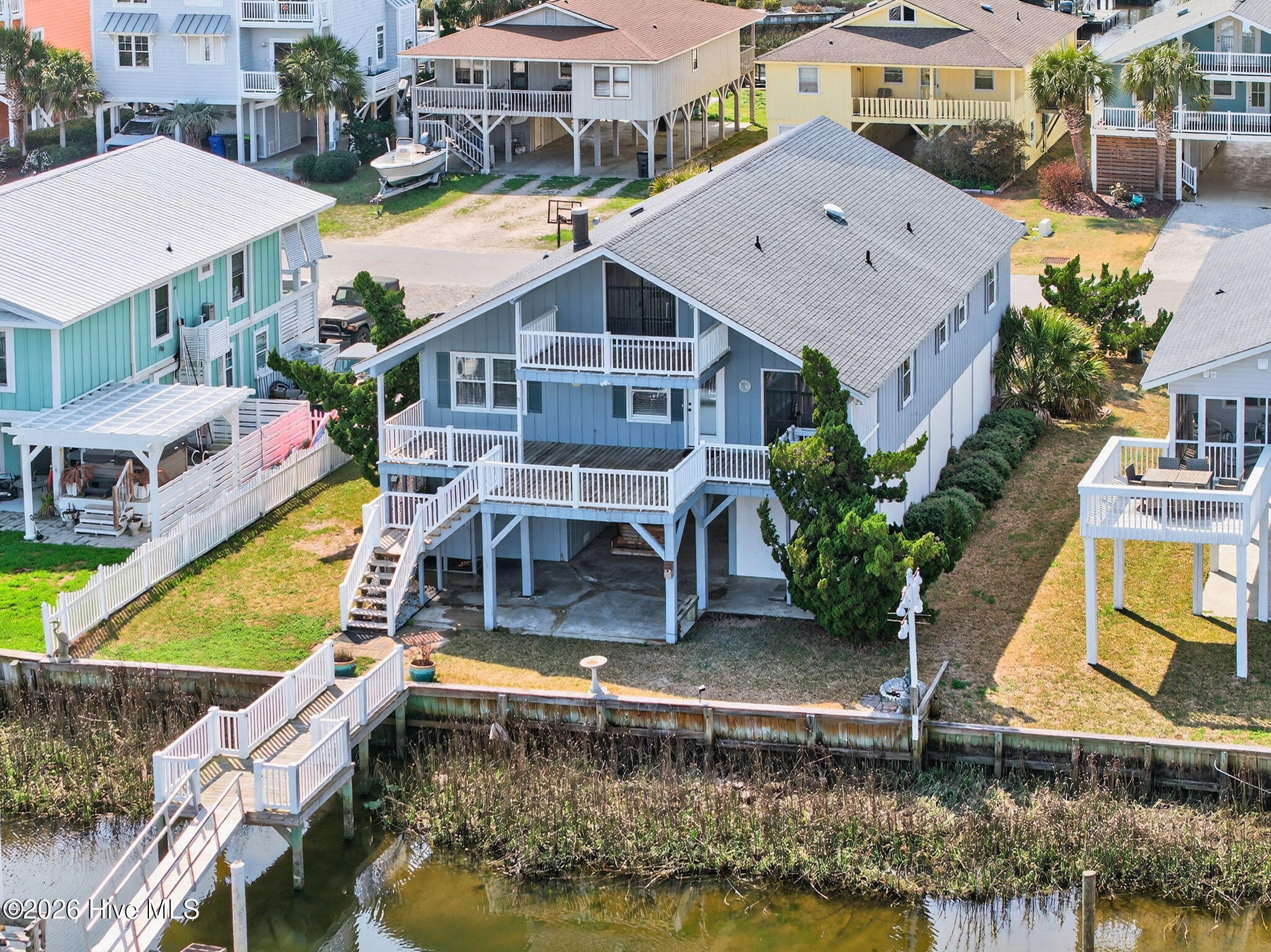 100548293 | Photo 42