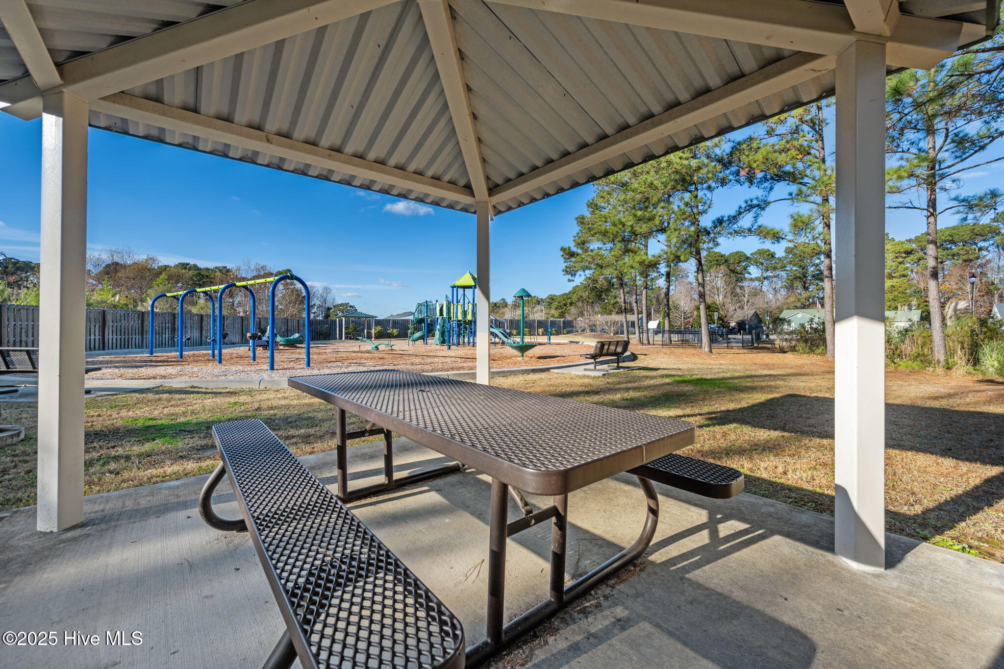 100545189 | Photo 74