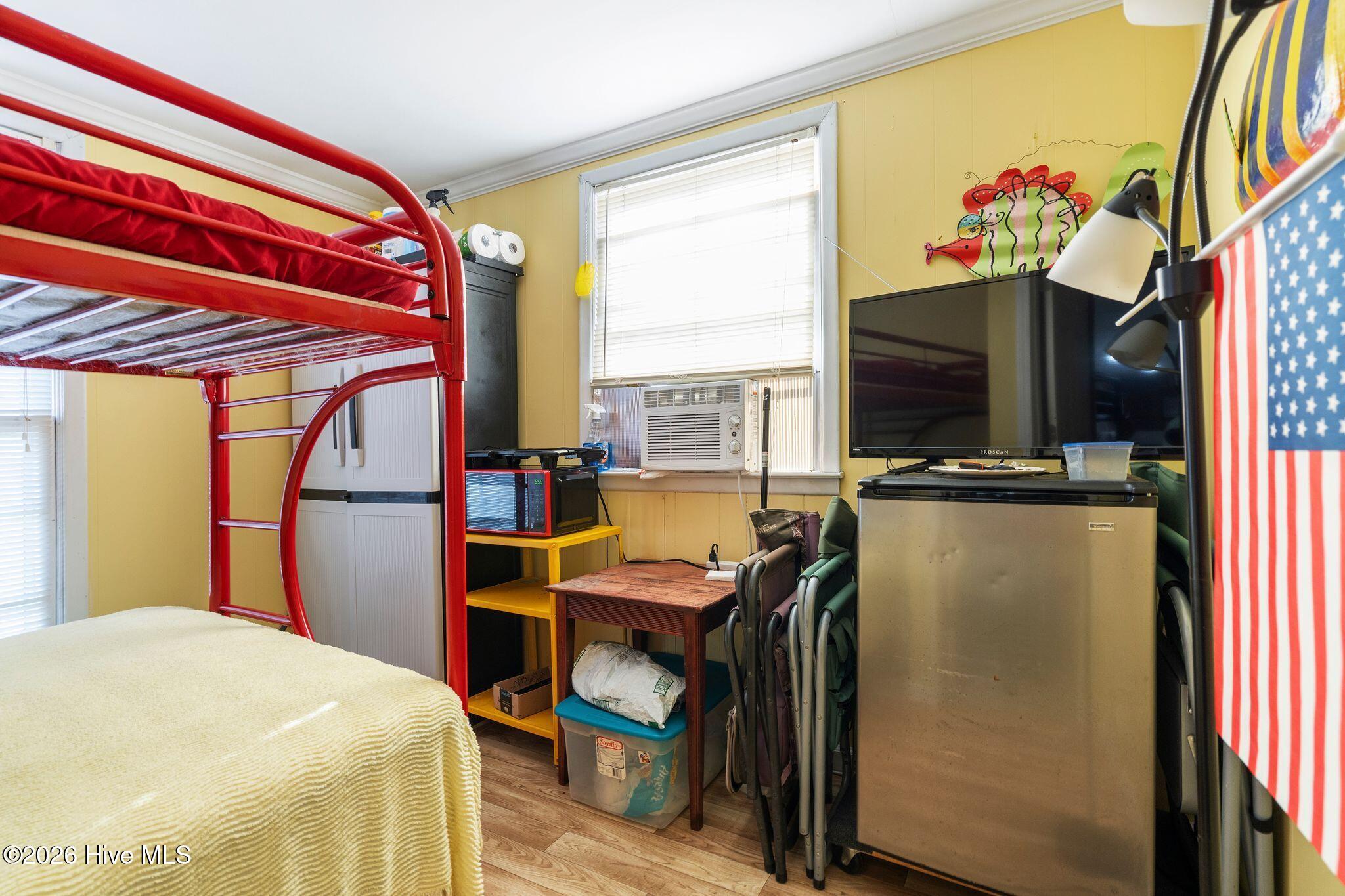 100560108 | Photo 10