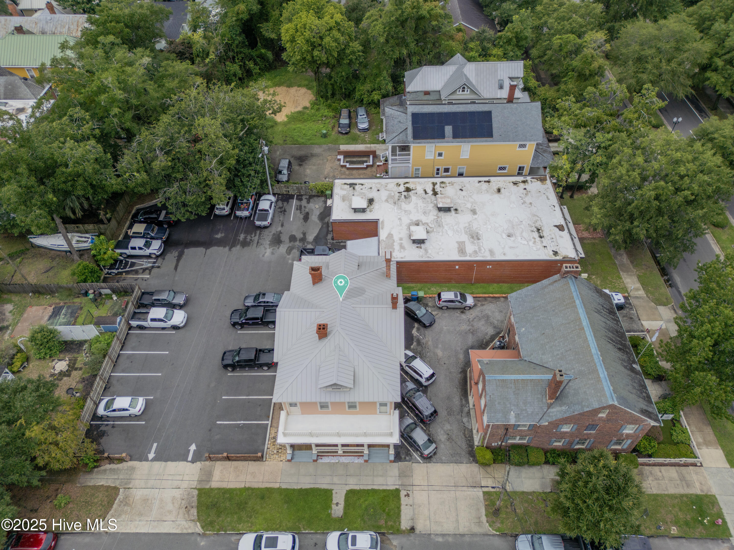 100525838 | Photo 33