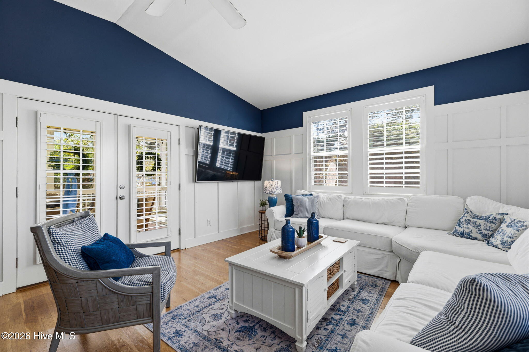 100561515 | Photo 45