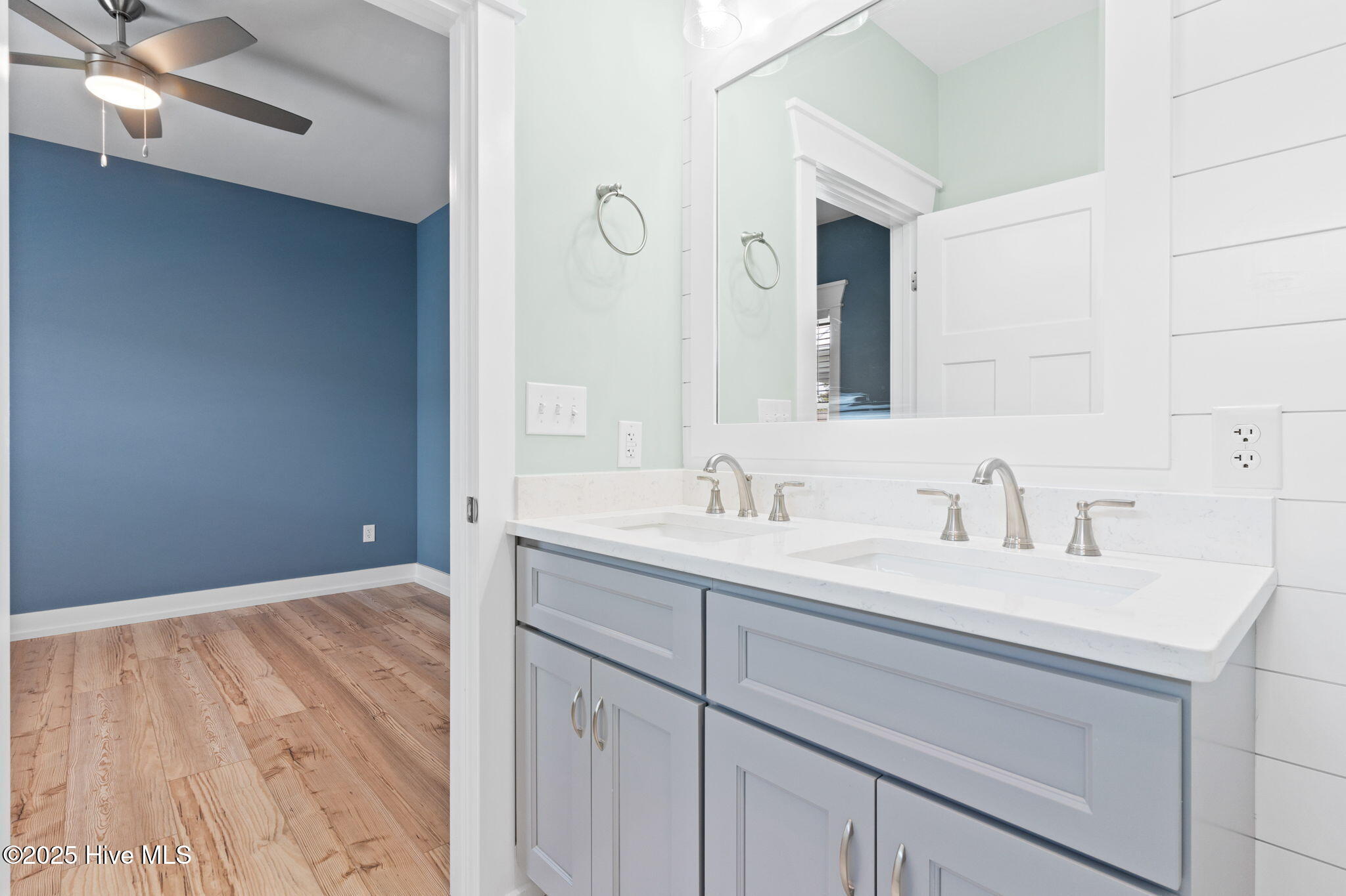 100524435 | Photo 29