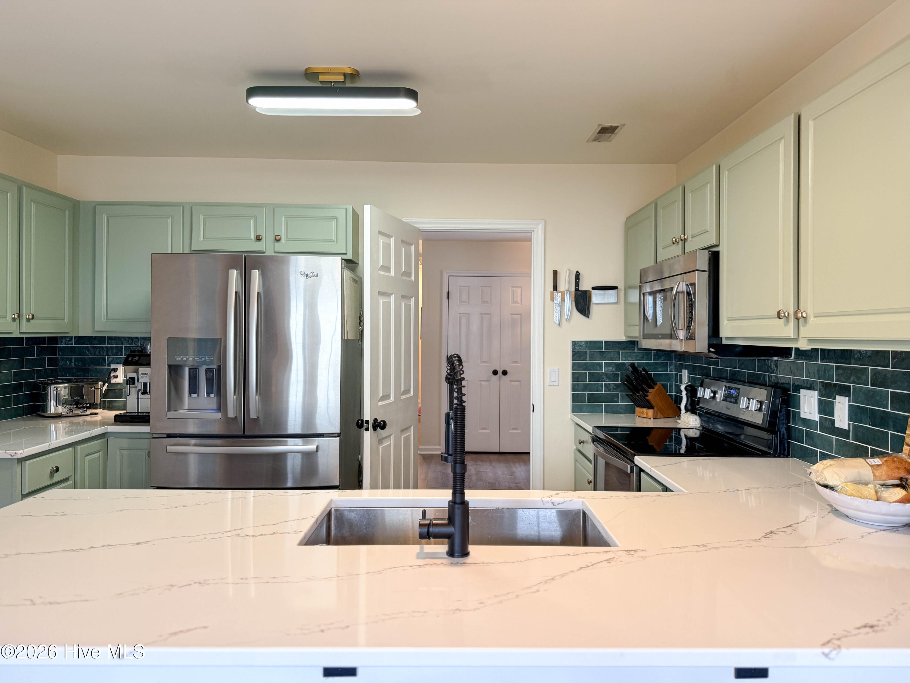 100559708 | Photo 24