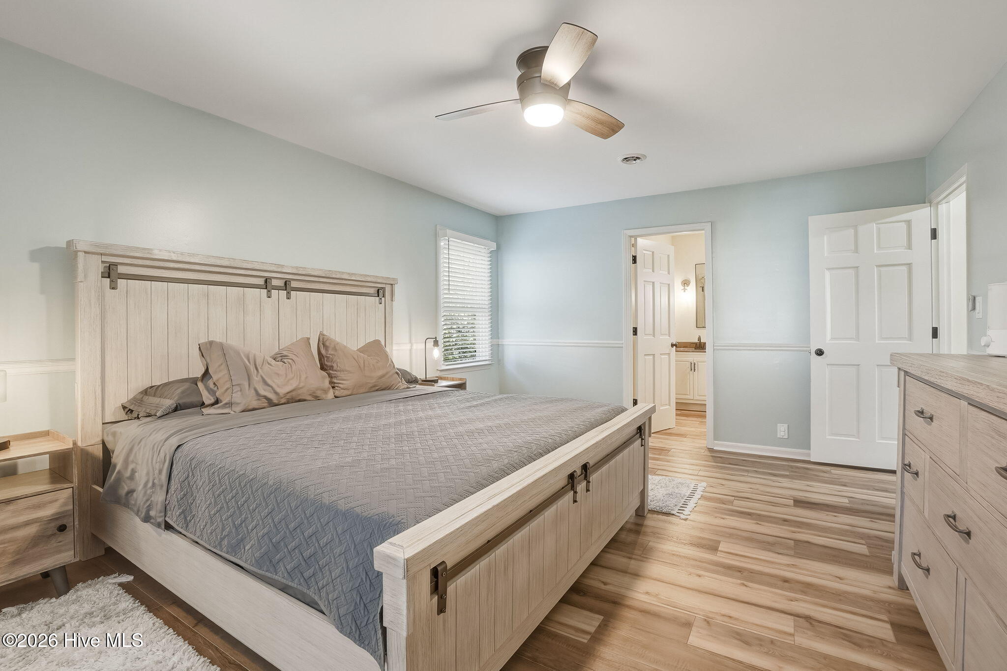 100566494 | Photo 17