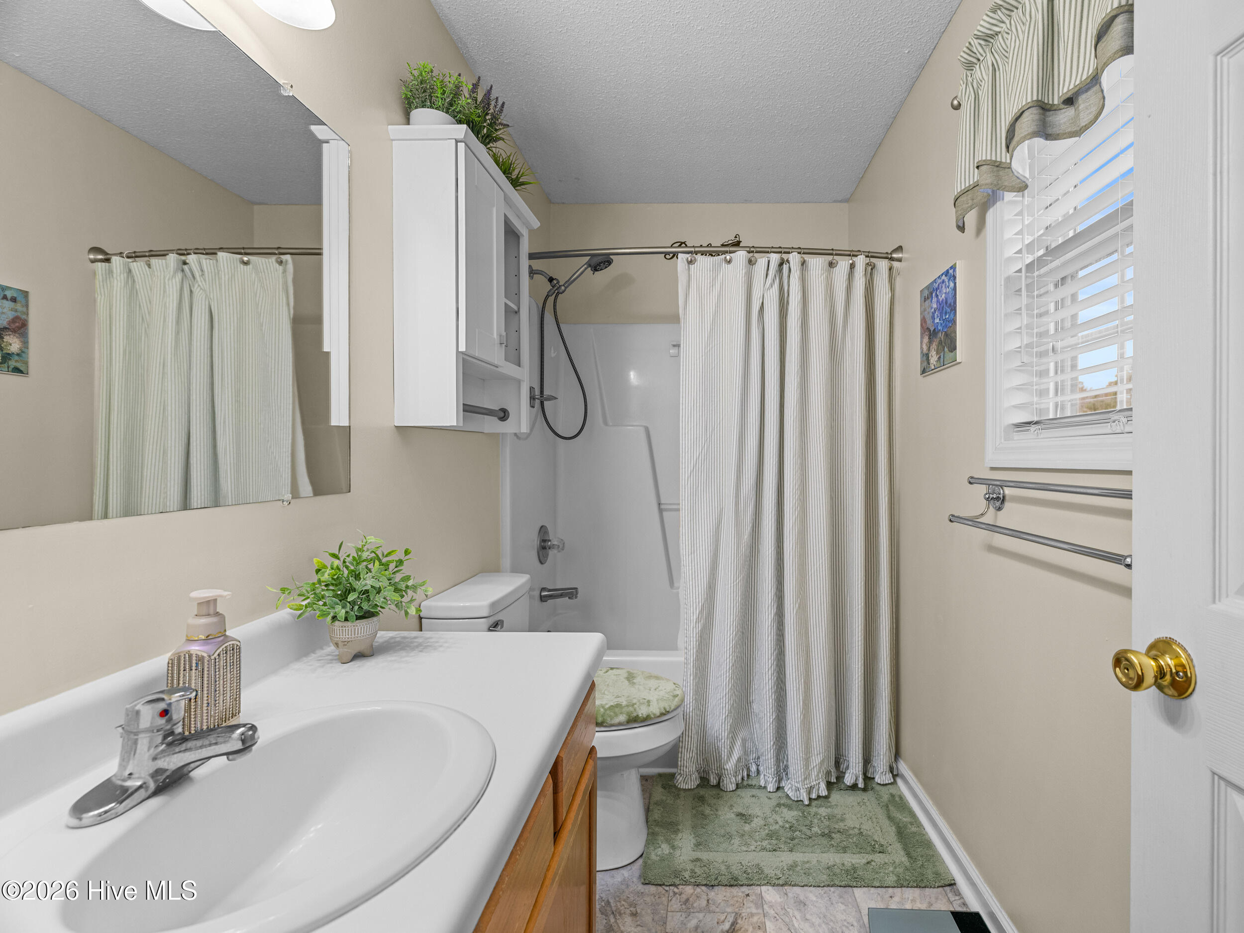 100551107 | Photo 40