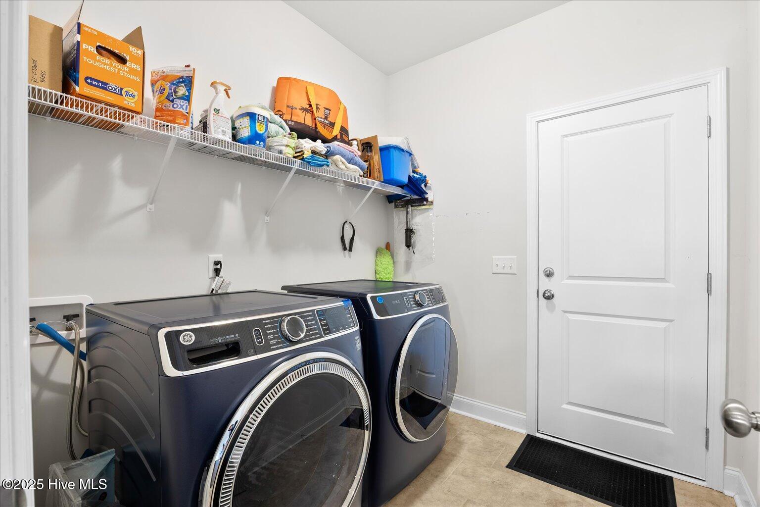 100549643 | Photo 28