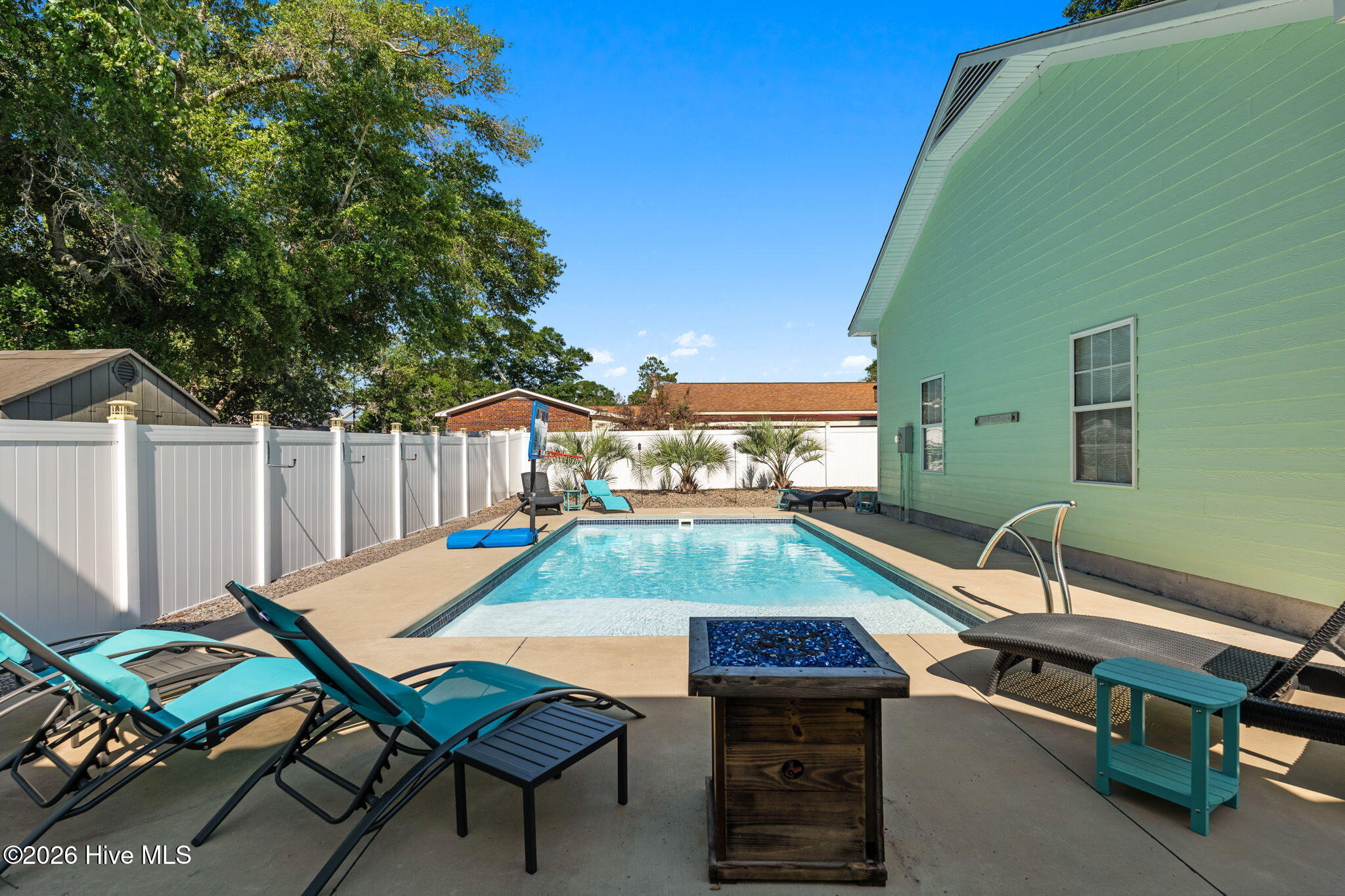 100585298 | Photo 66