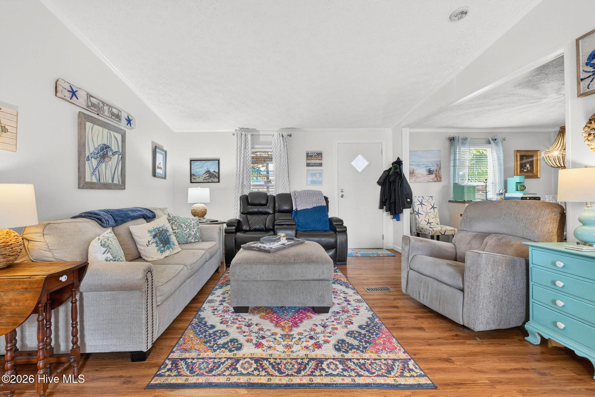 100557297 | Photo 15