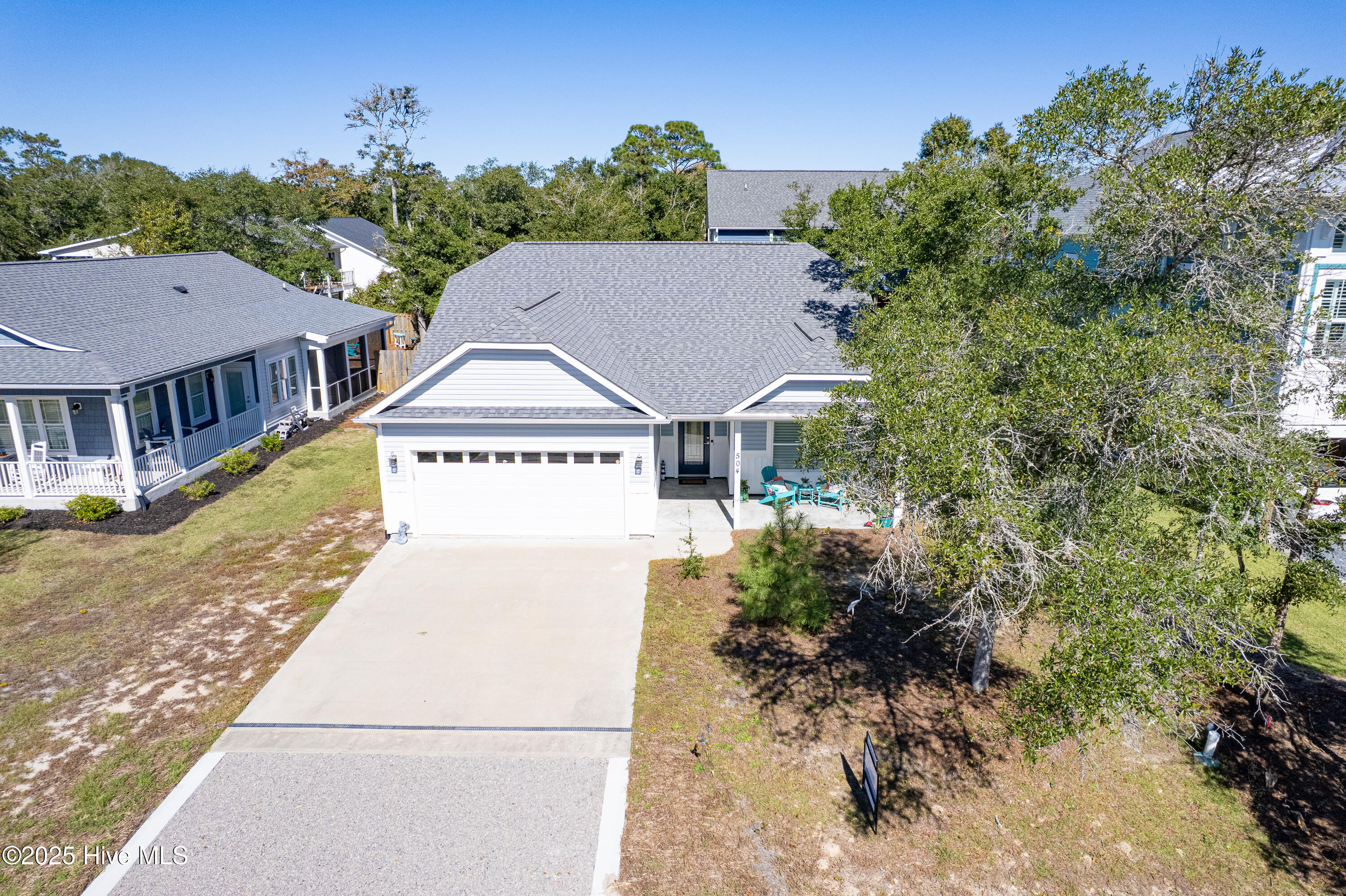 100523610 | Photo 38