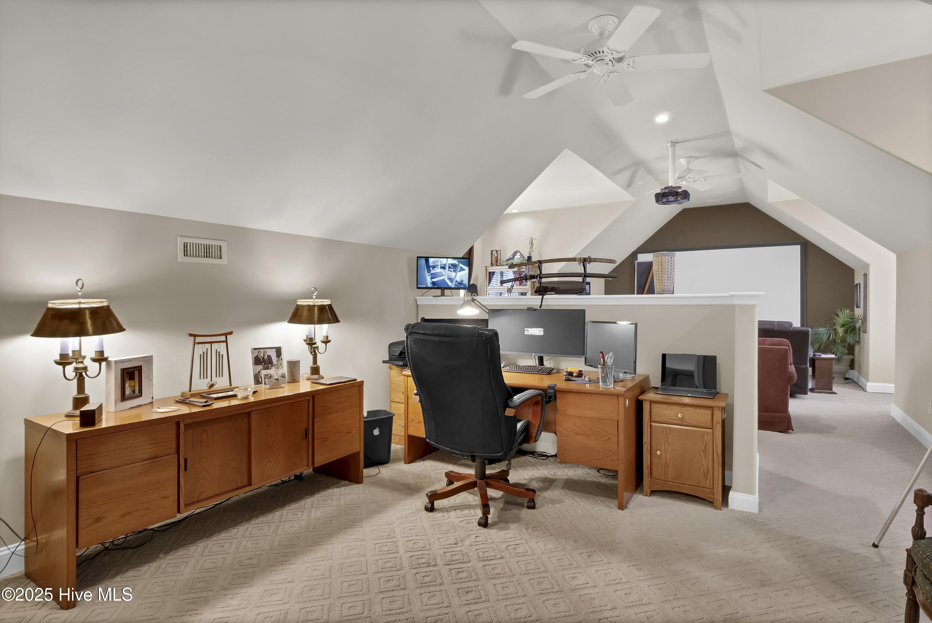 100494550 | Photo 38