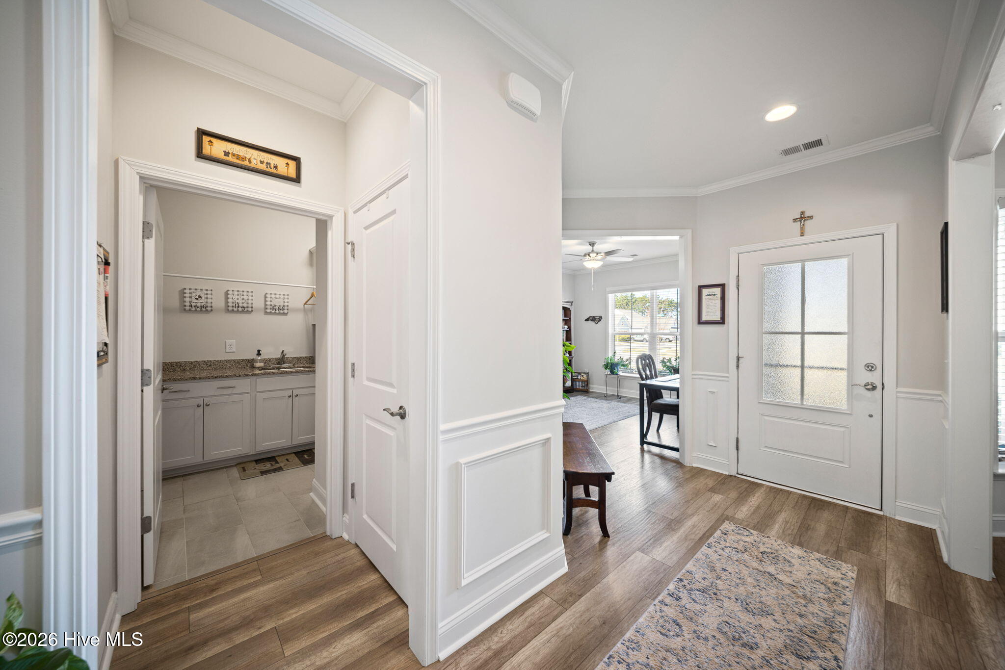 100564414 | Photo 35