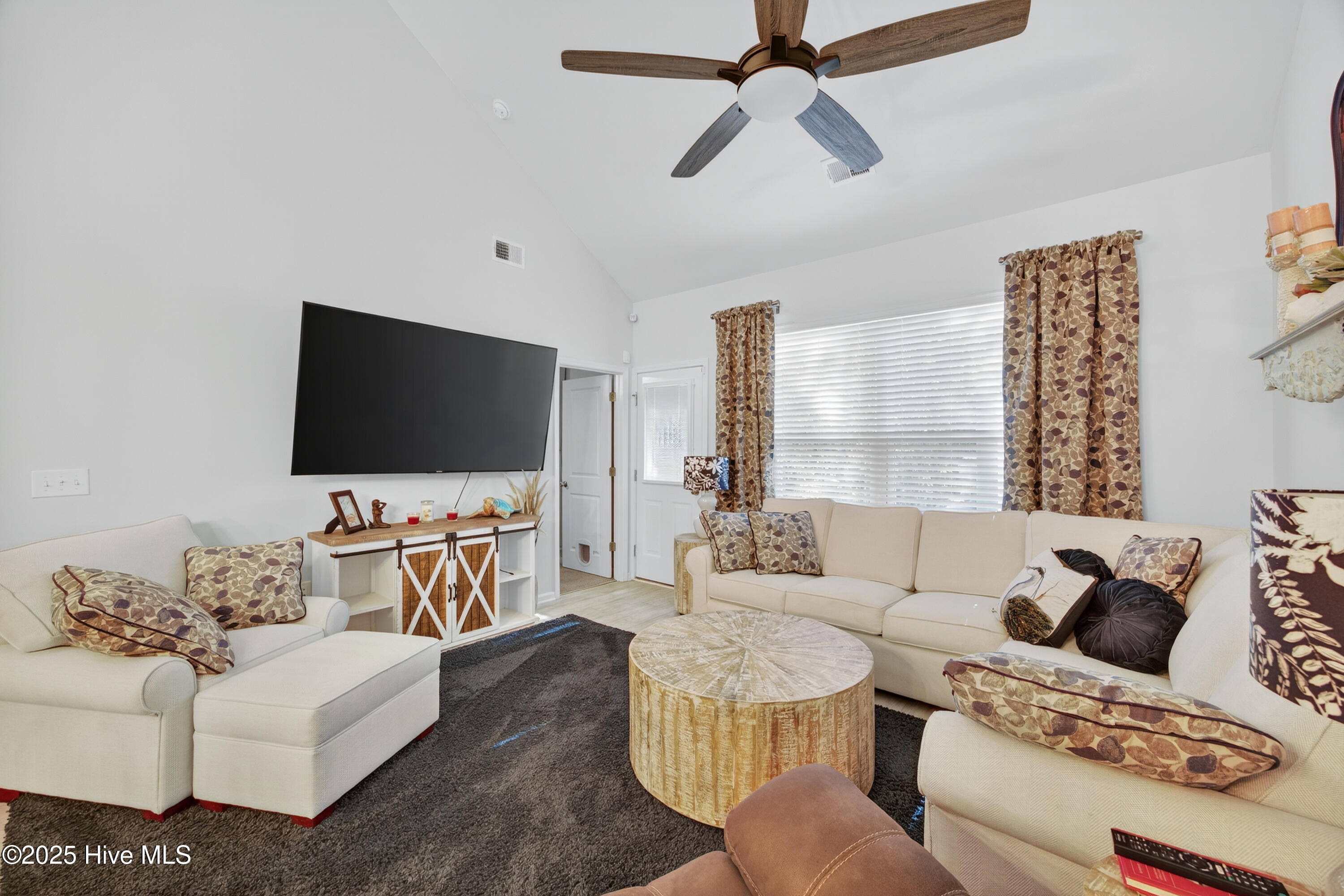 100540522 | Photo 17