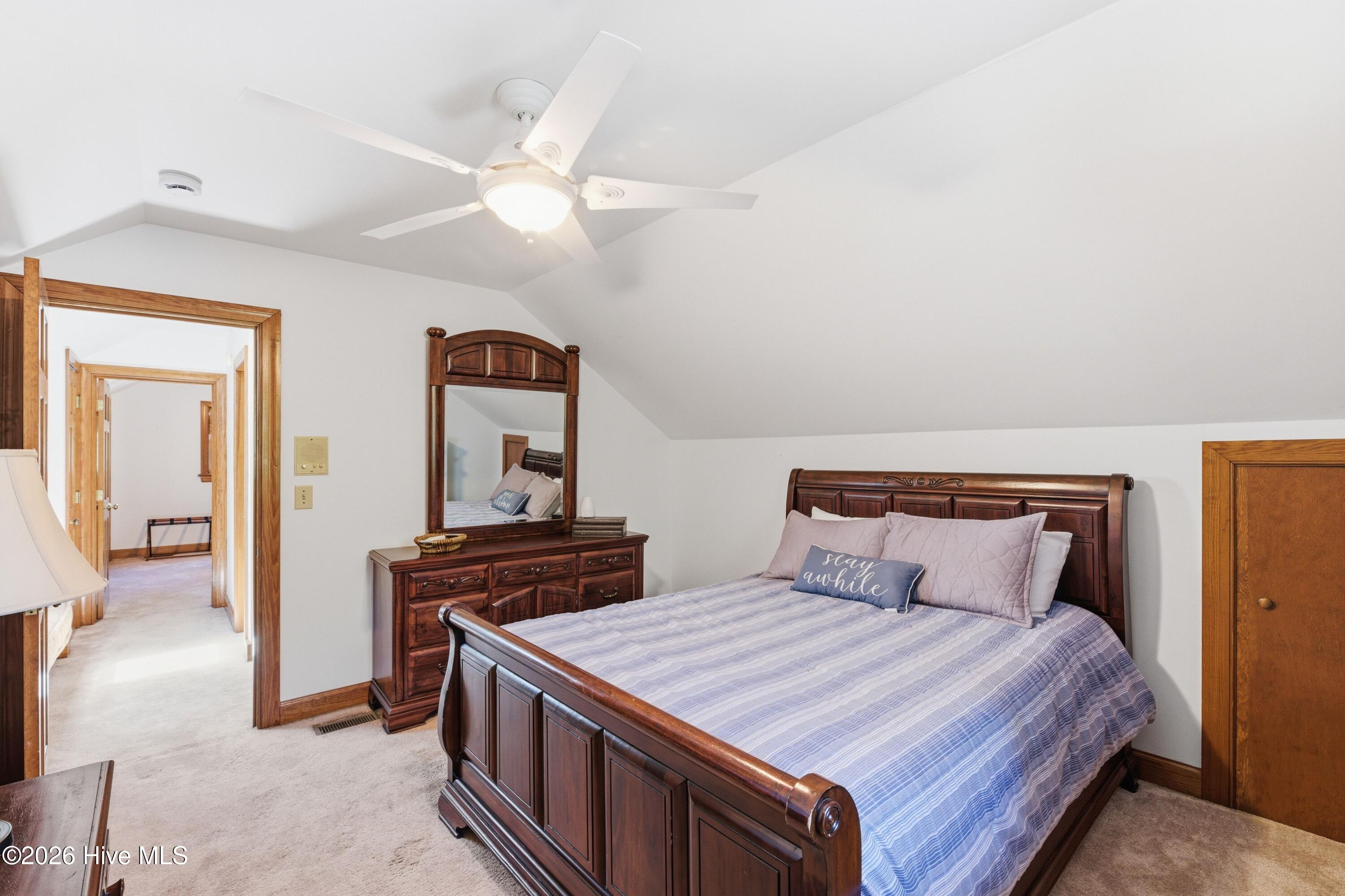 100566267 | Photo 39