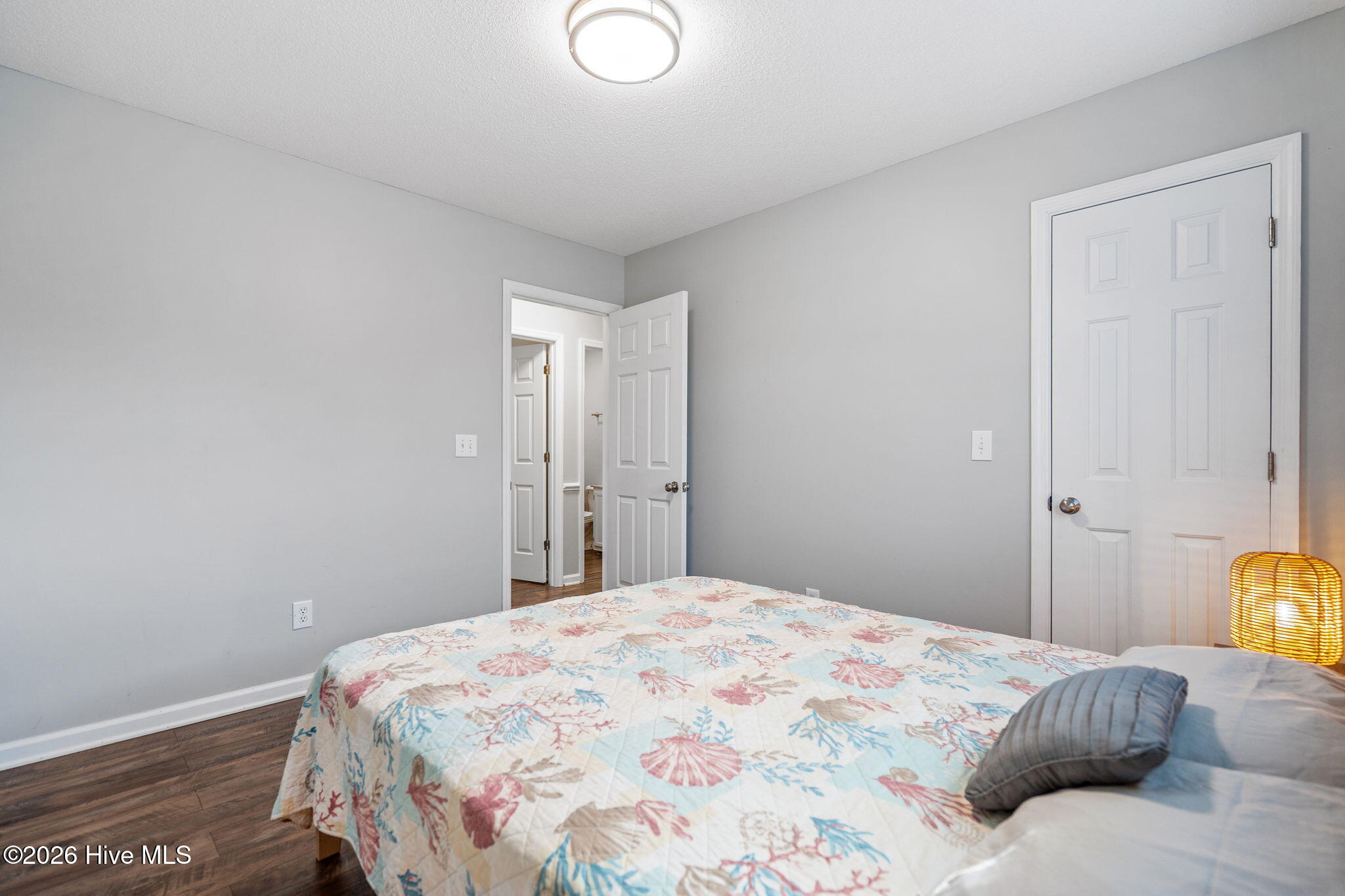 100558110 | Photo 31