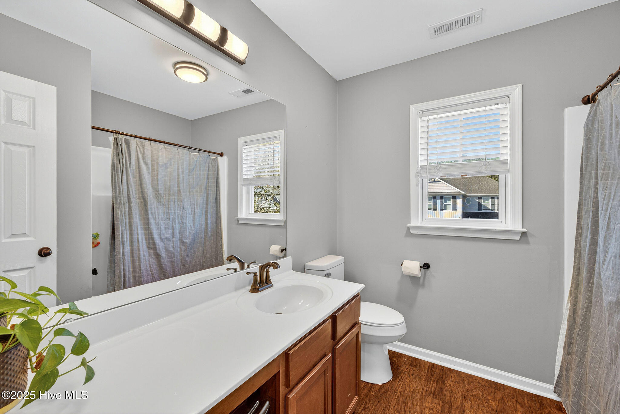 100537905 | Photo 31