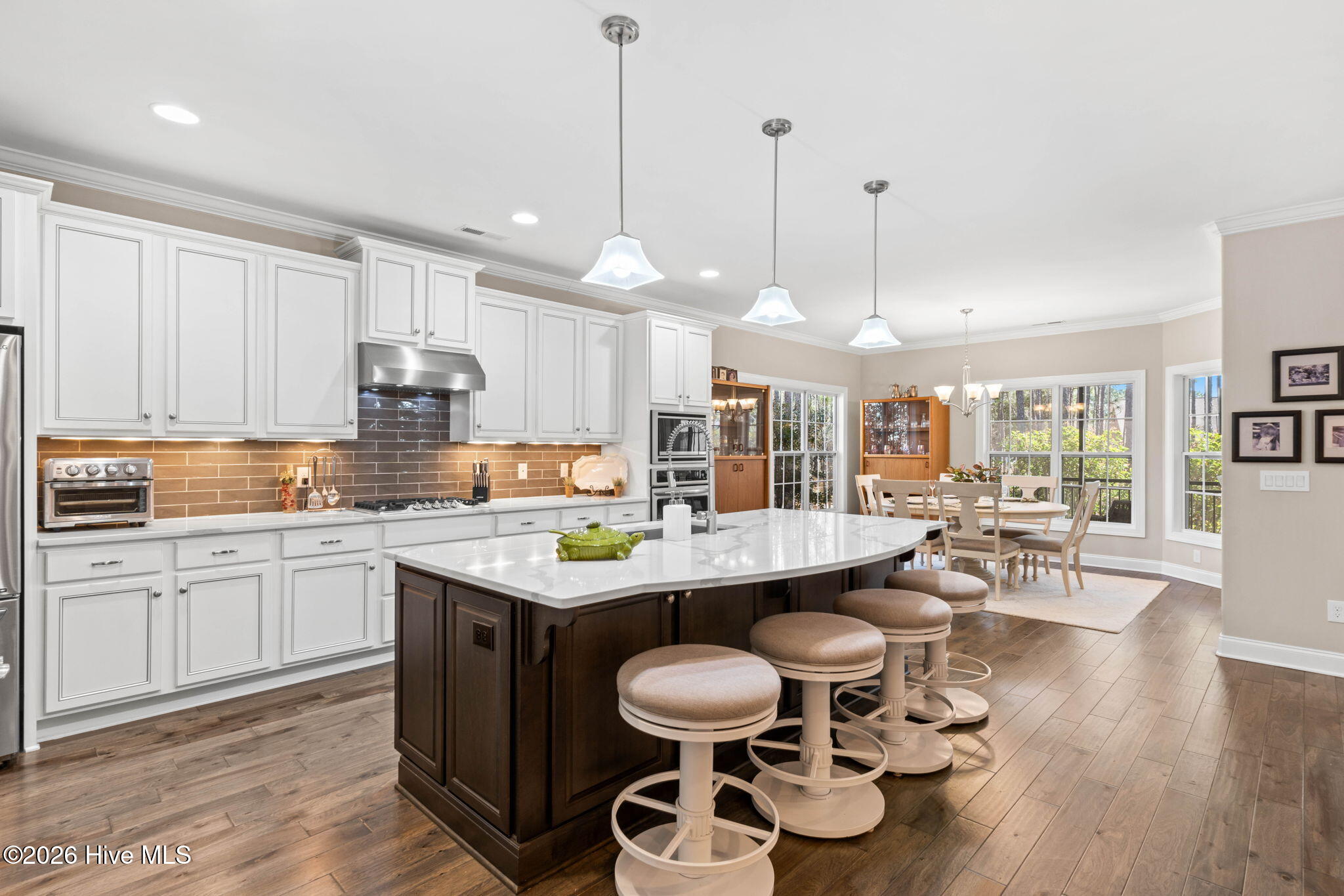 100560981 | Photo 19