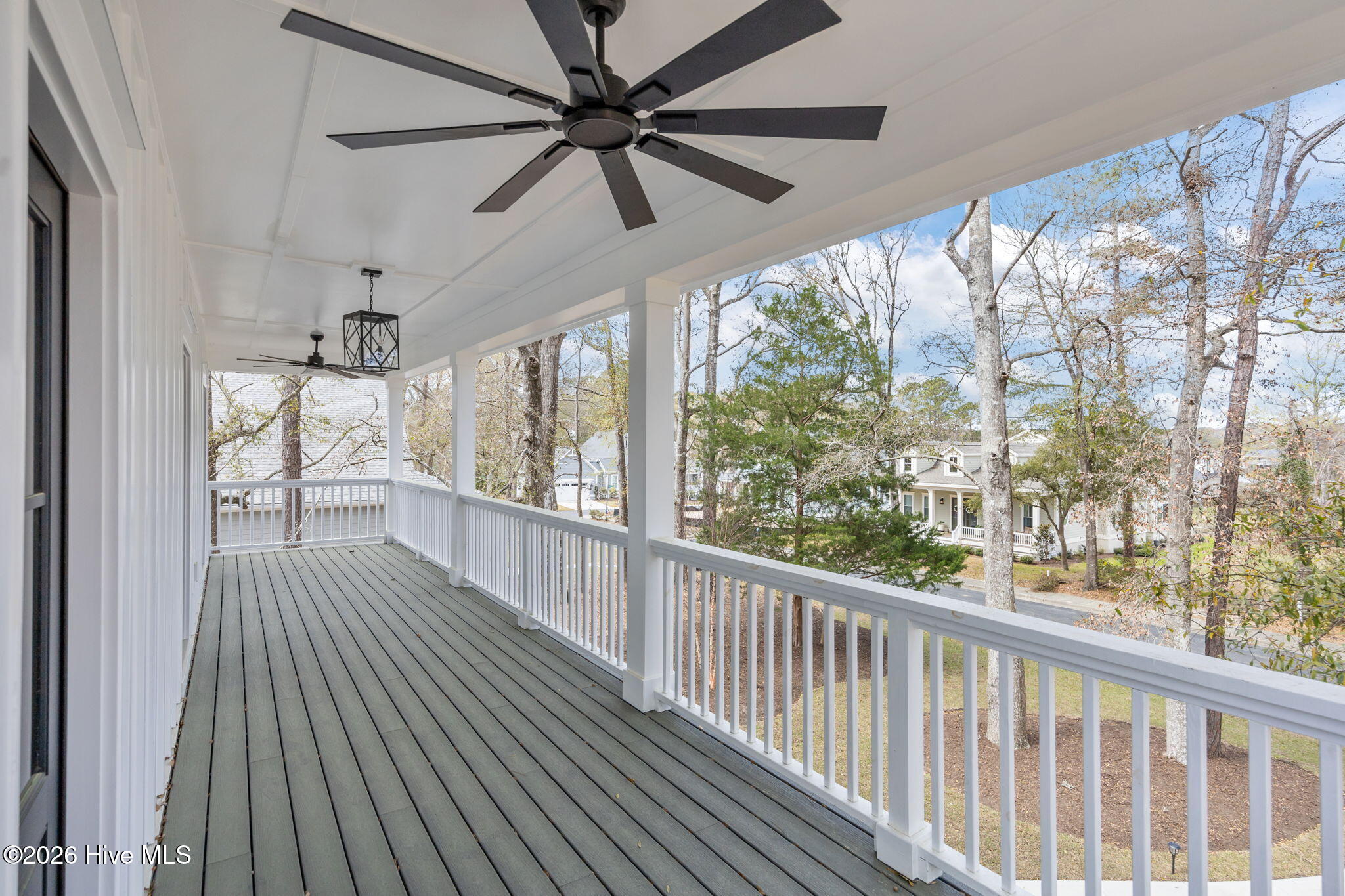 100561679 | Photo 32