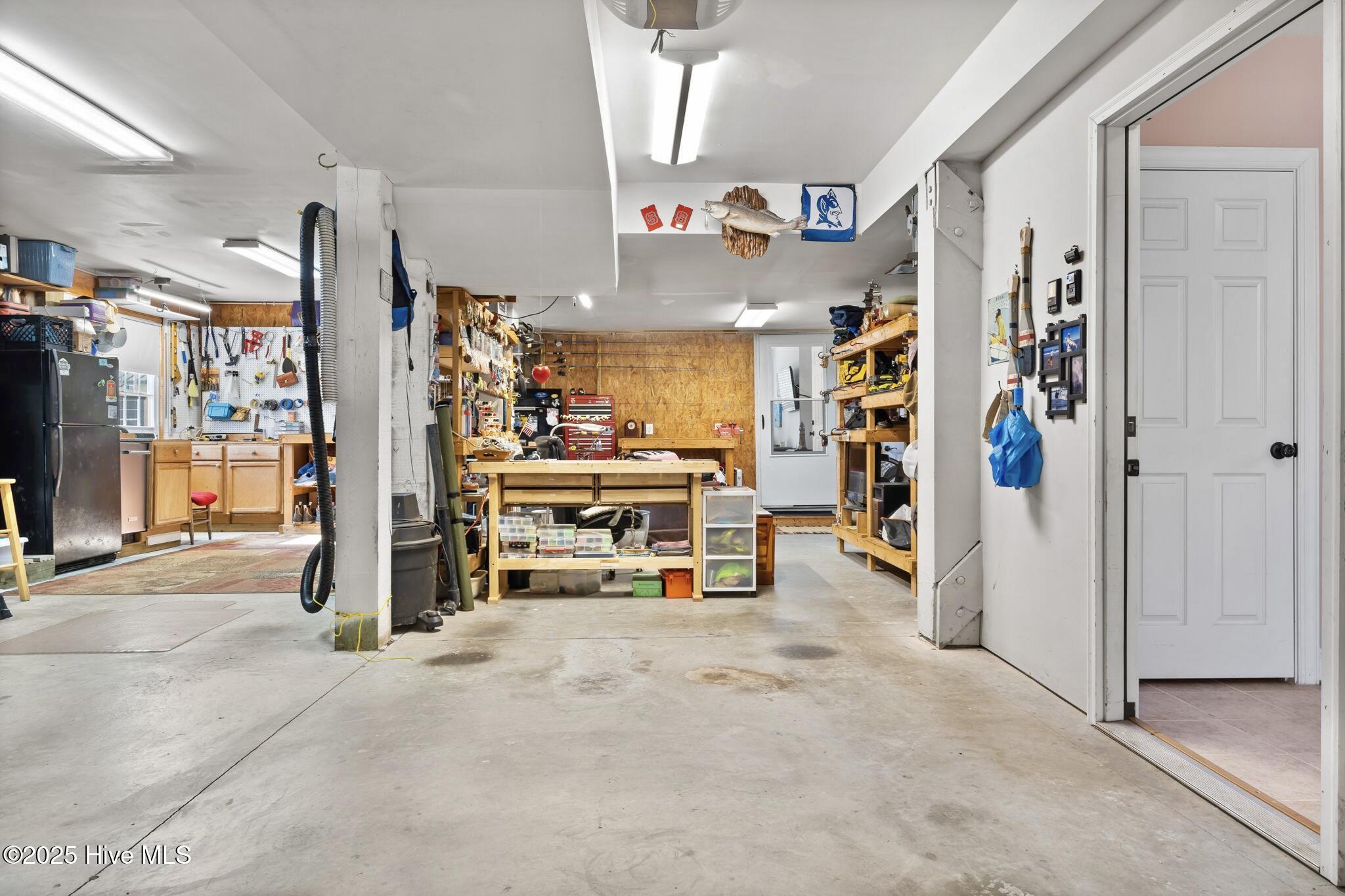 100543841 | Photo 49