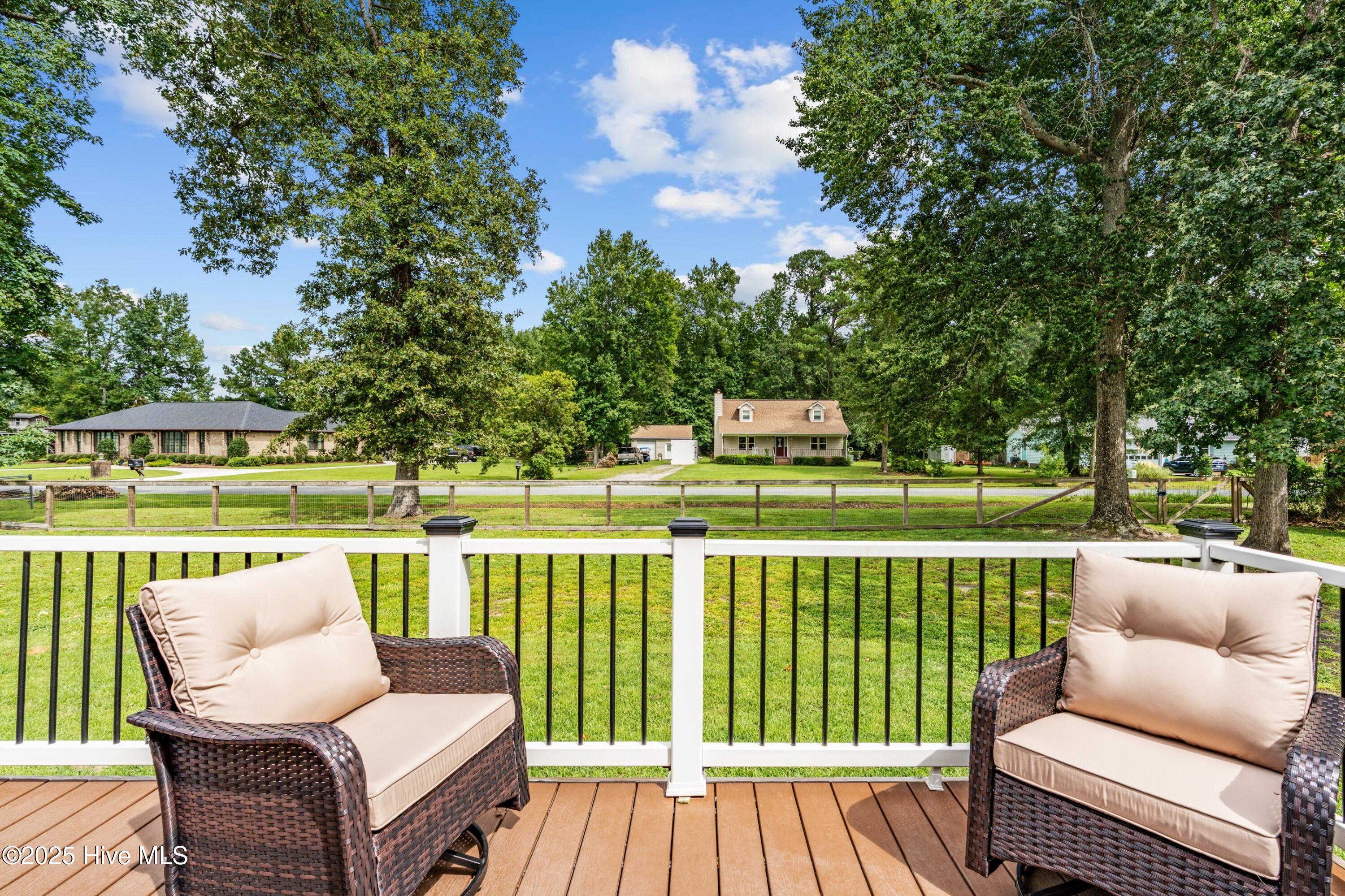 100526163 | Photo 43