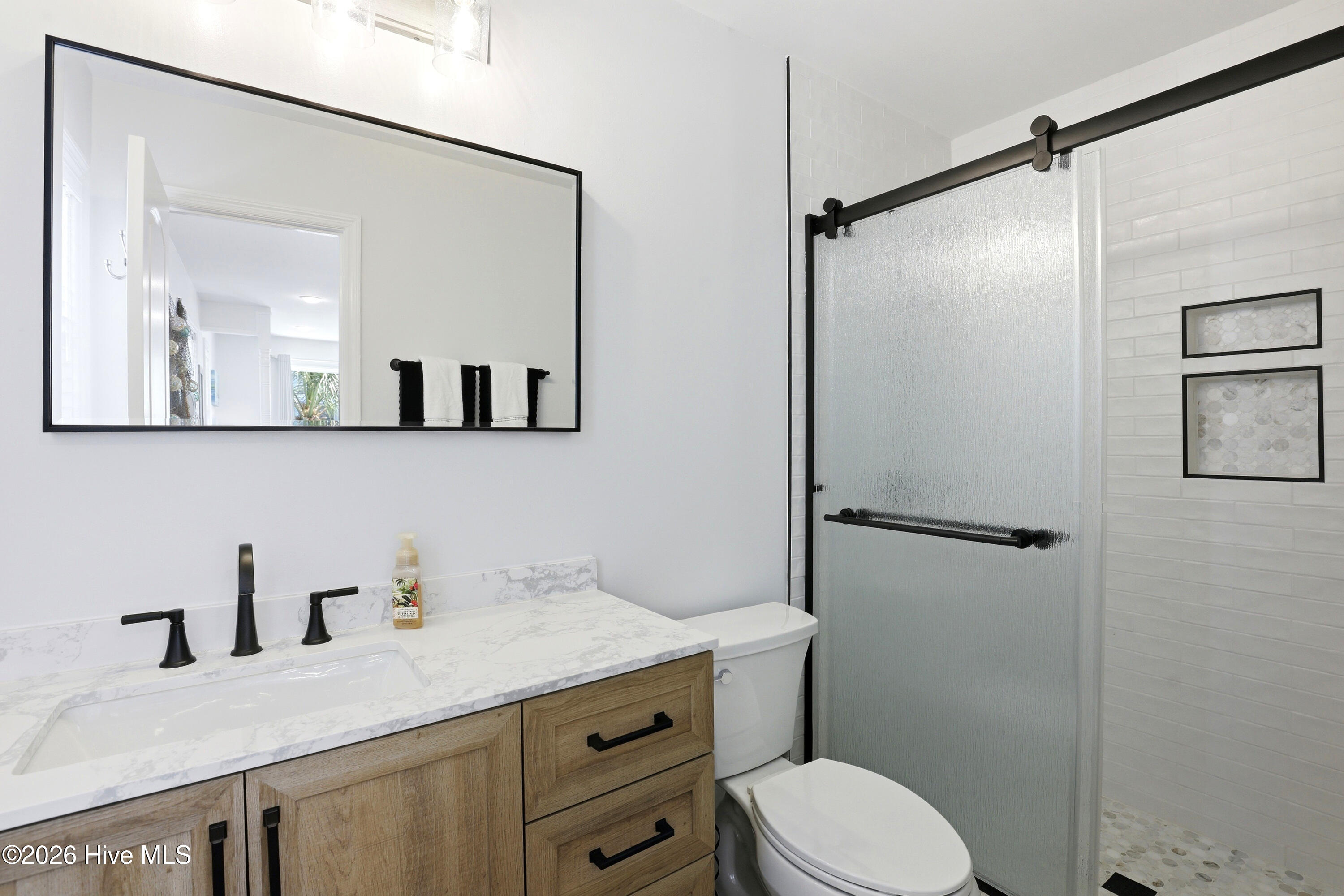 100569412 | Photo 18