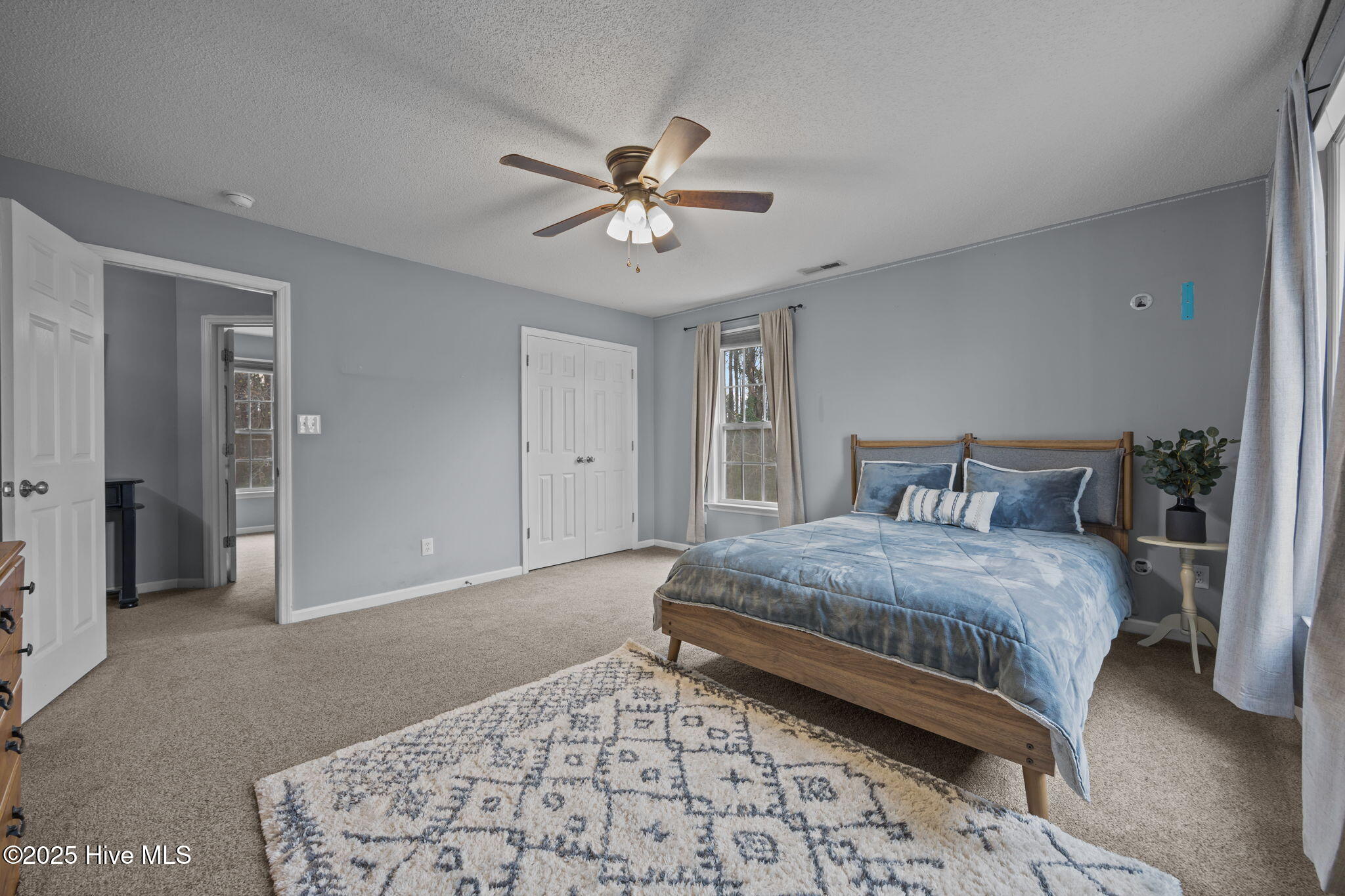 100544220 | Photo 18