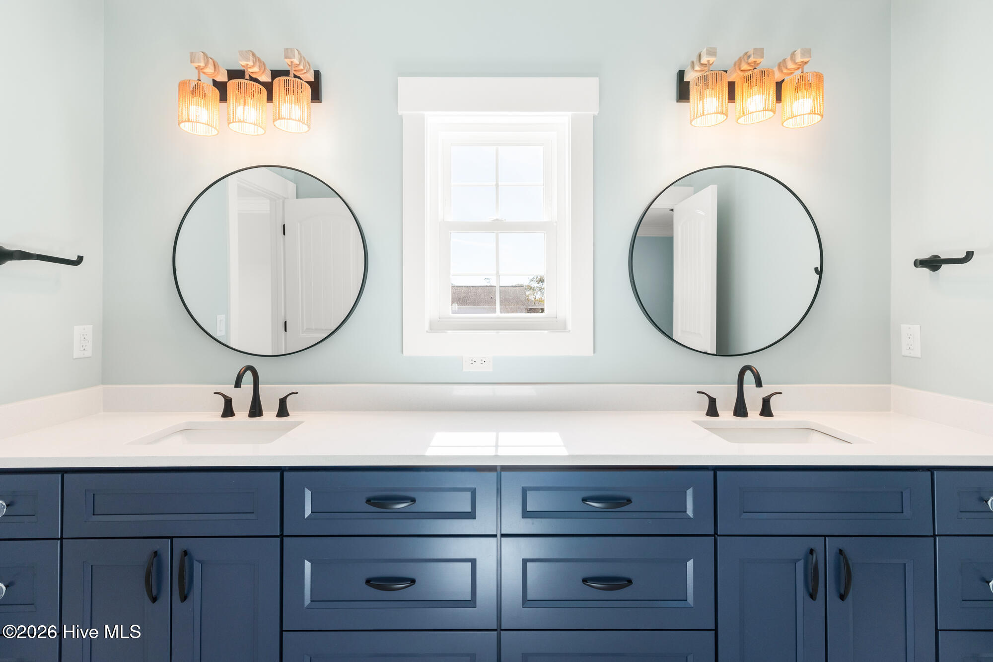 100516675 | Photo 64