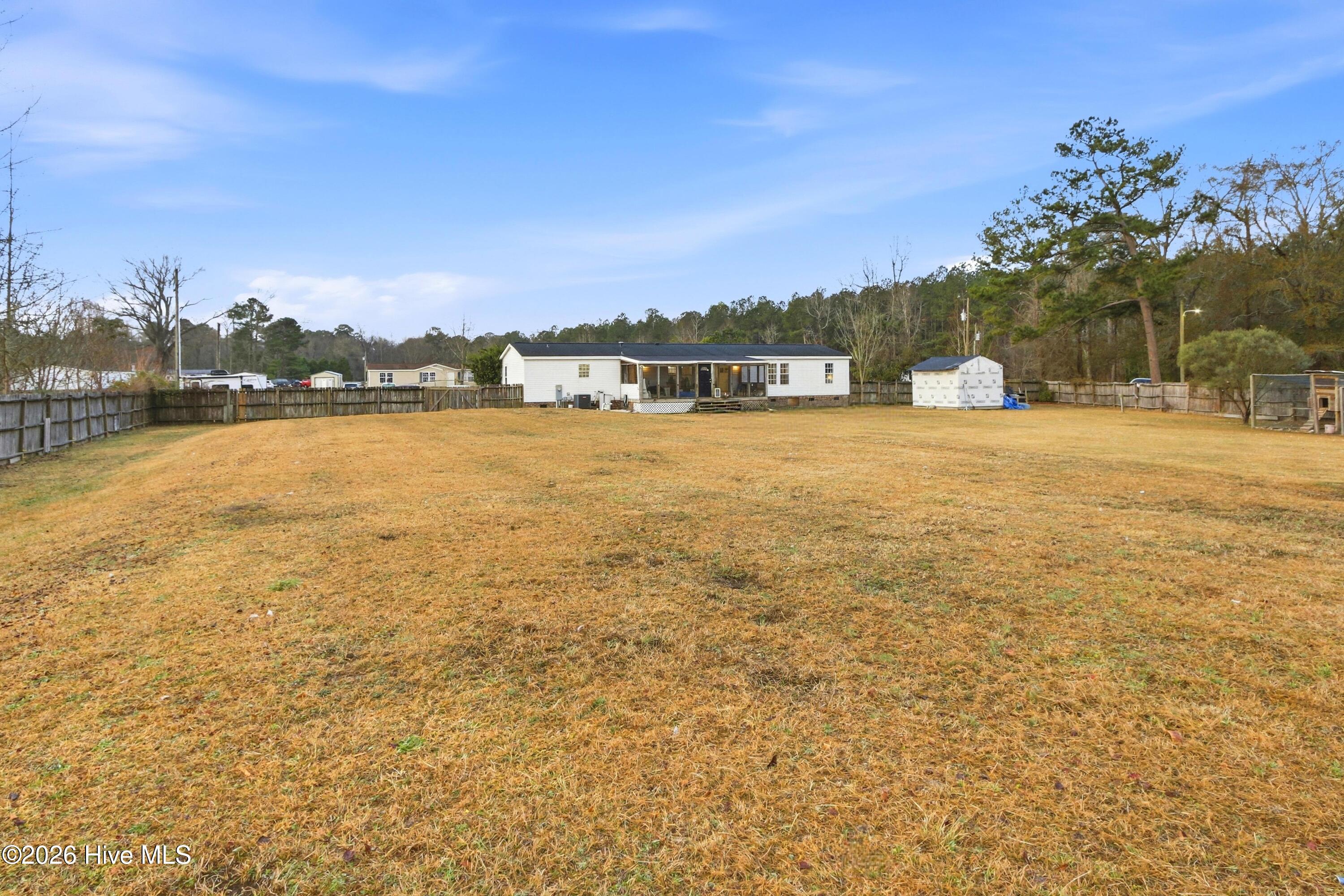 100548935 | Photo 46